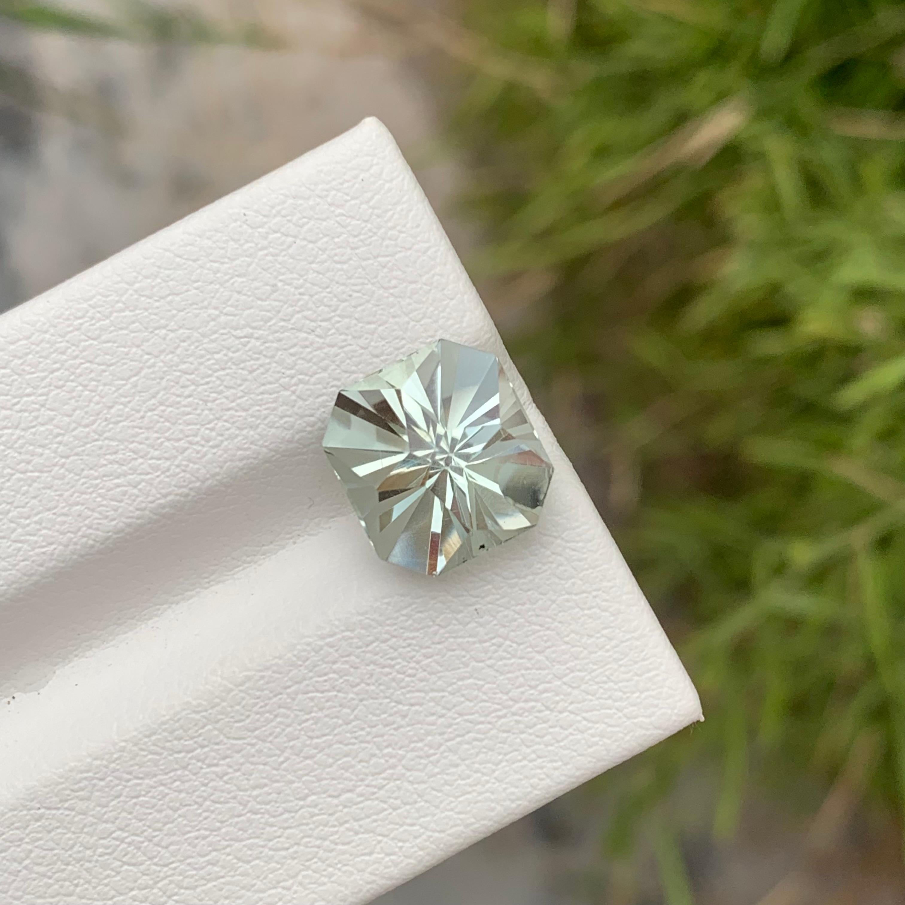 4.15 Carat Fancy Cut Emerald Shape Green Amethyst Gem For Jewellery Making For Sale 5