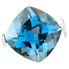 Topaze bleue londonienne glamour de 4,15 carats de forme carrée parfaite 
