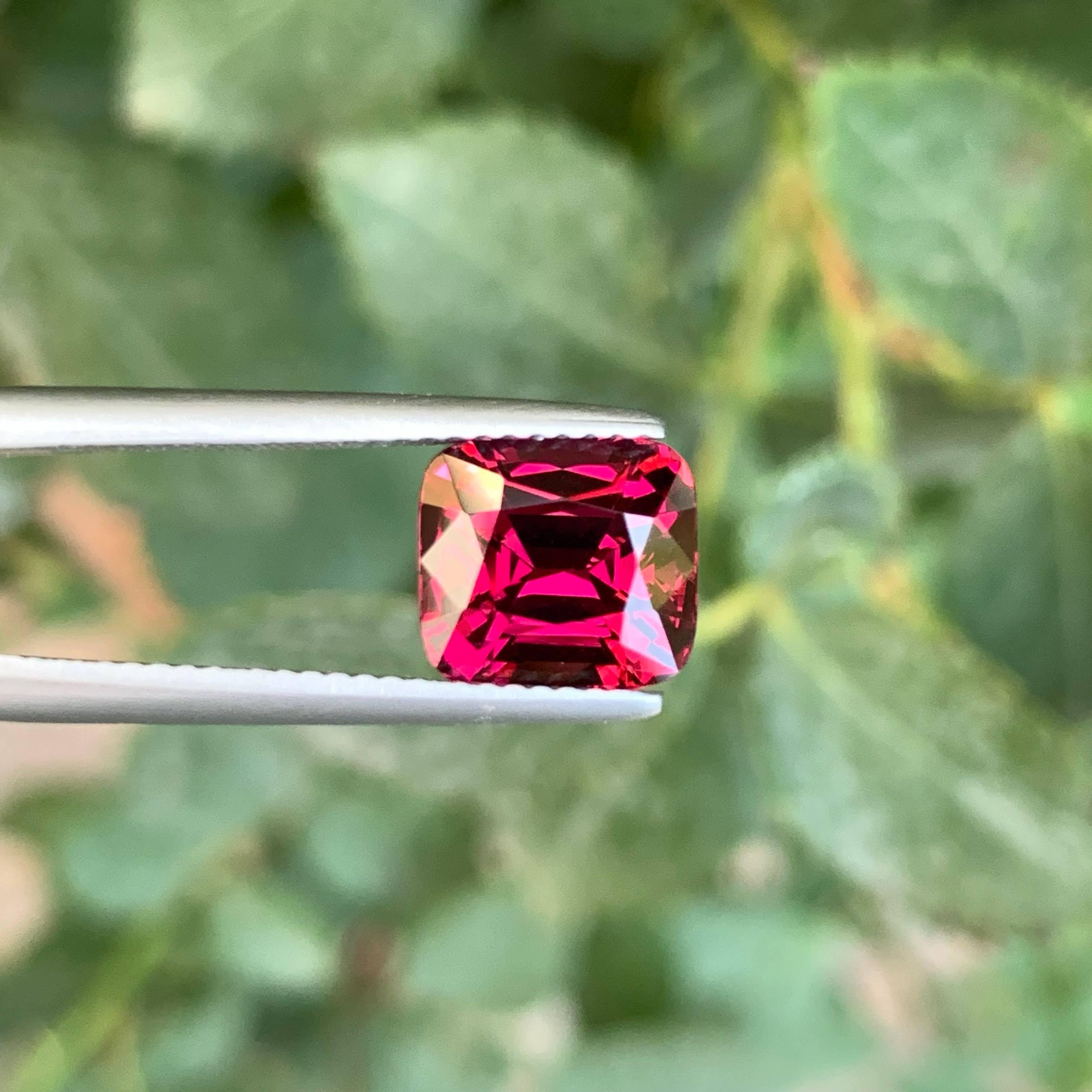 4,15 Karat Lose rosa-rot Umbalit Granat Stein Kissenschliff aus Afrika im Angebot 3