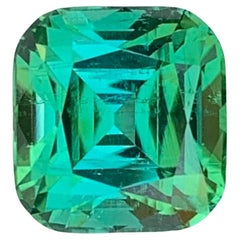 Gema natural suelta de turmalina verde de 4.15 quilates en forma de cojín