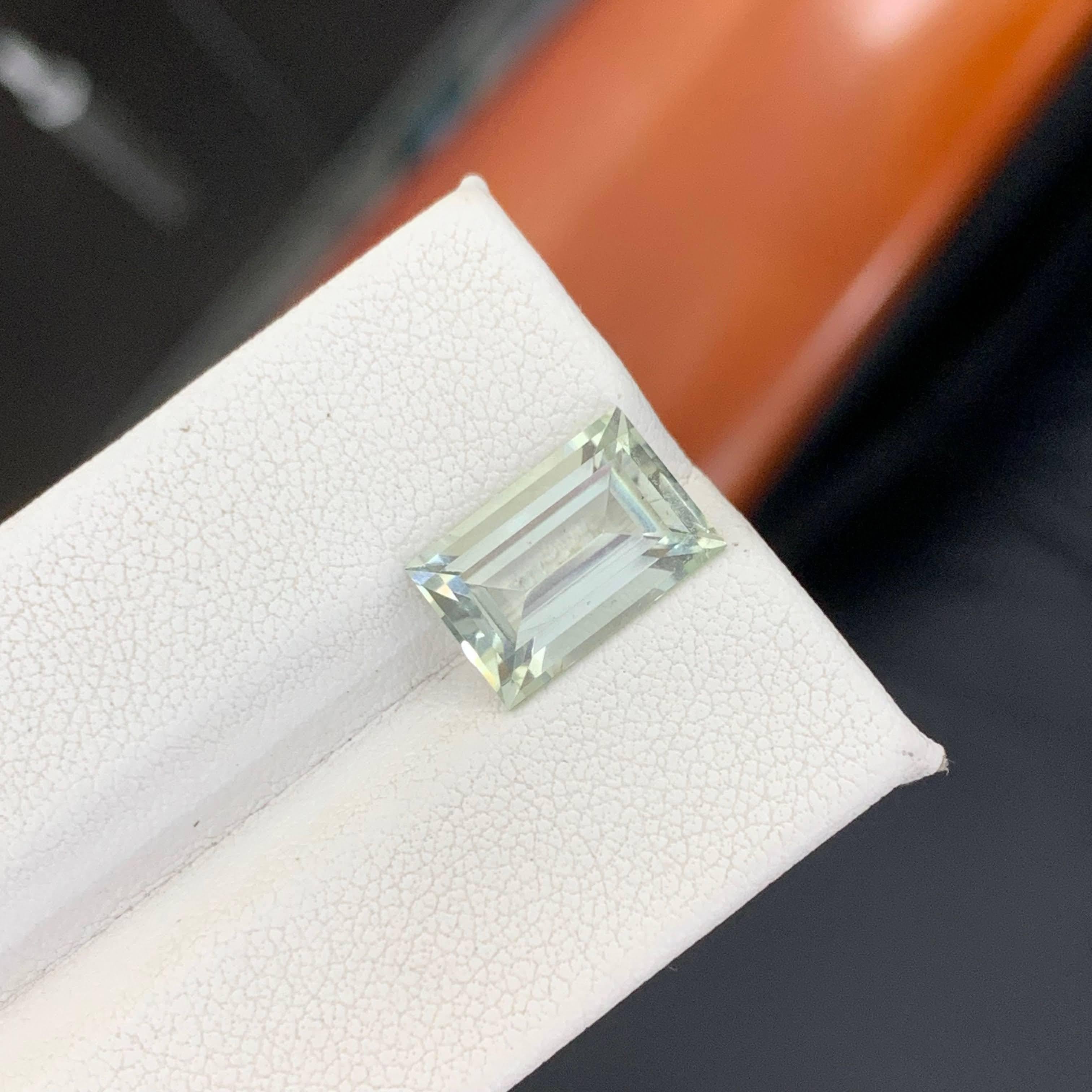 4,15 Karat Natürlicher loser grünlicher Amethyst Stein Baguetteschliff Afrikanischer Edelstein im Angebot 3