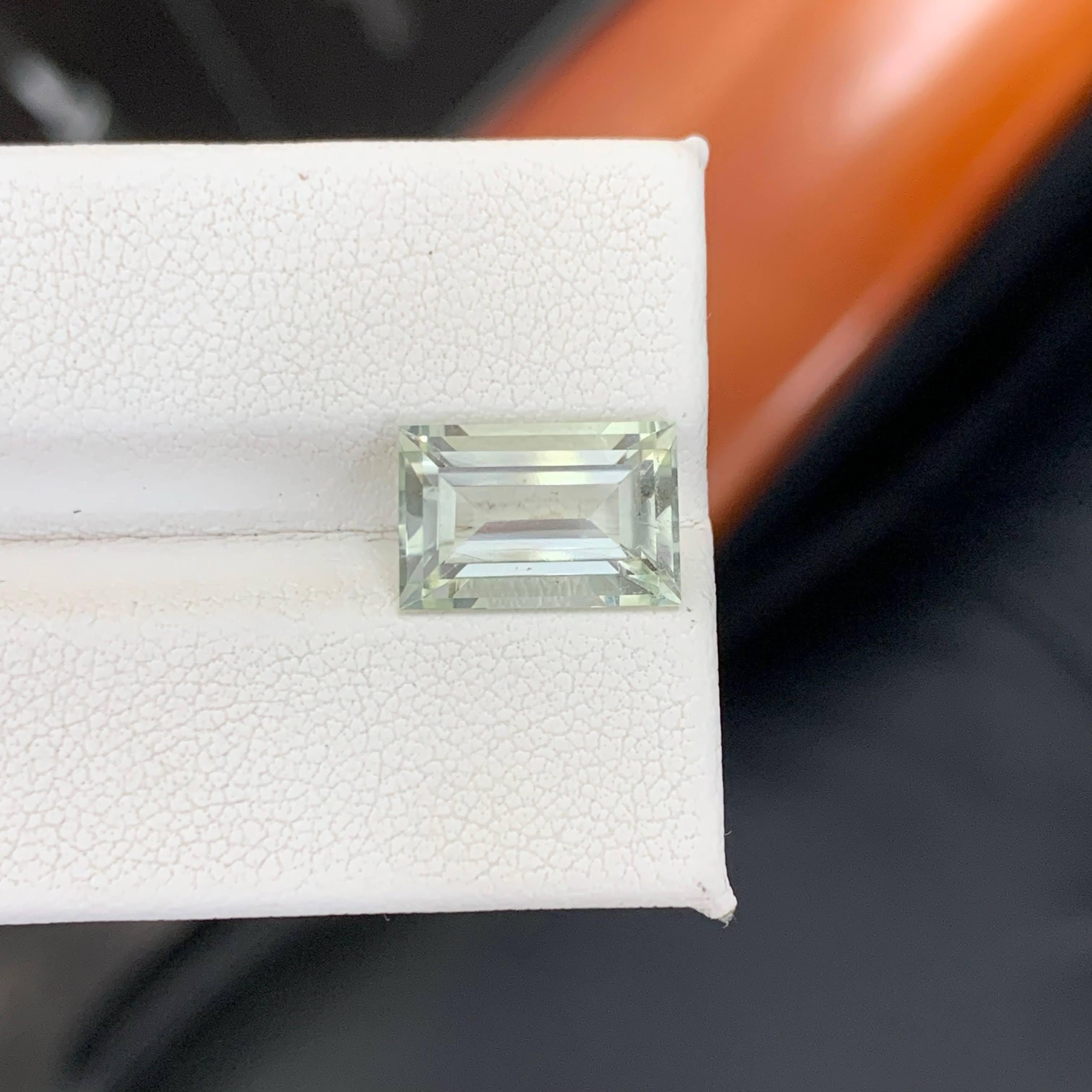 4,15 Karat Natürlicher loser grünlicher Amethyst Stein Baguetteschliff Afrikanischer Edelstein im Angebot 4