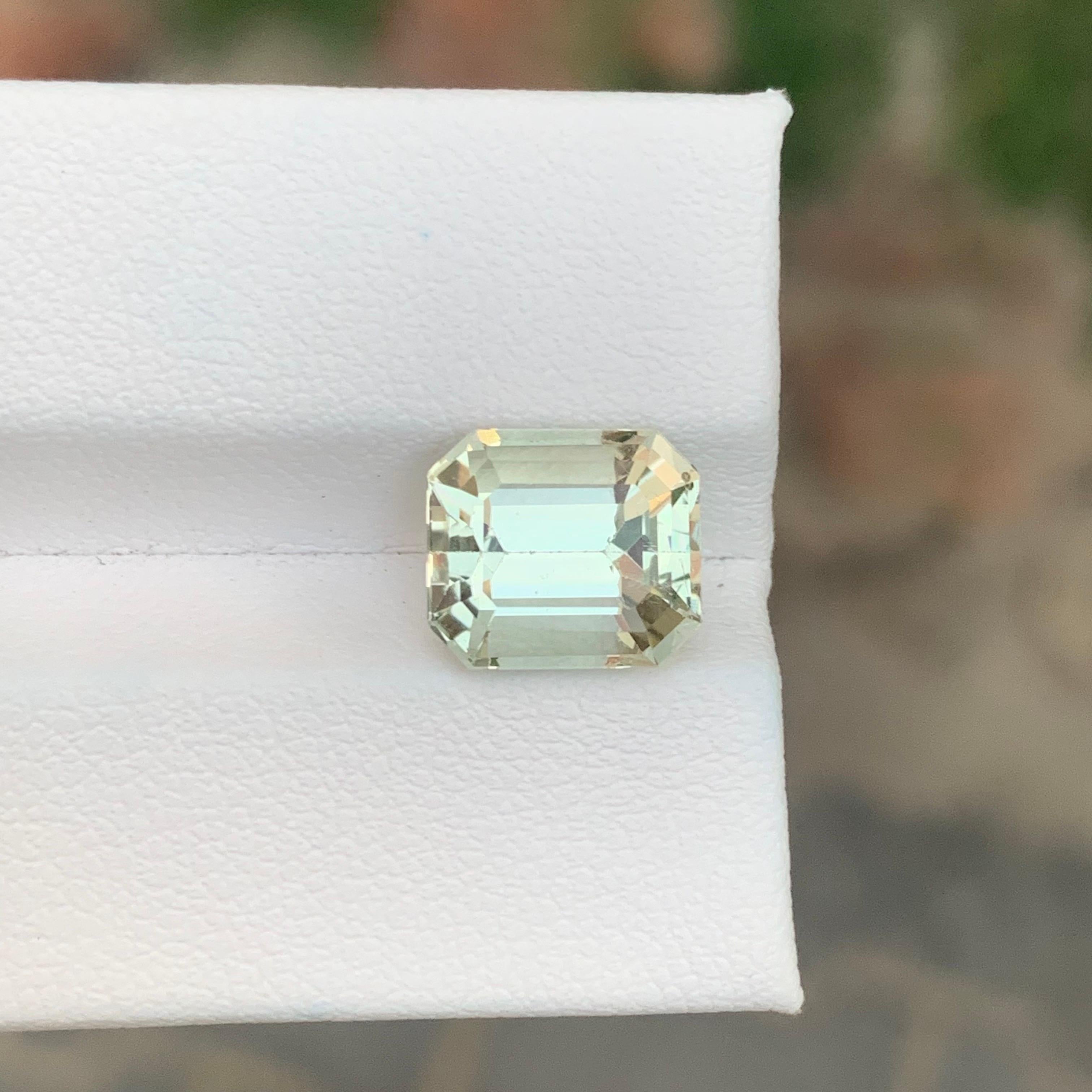 4,15 carati di pietra naturale sciolta a forma di smeraldo Heliodor in vendita 2