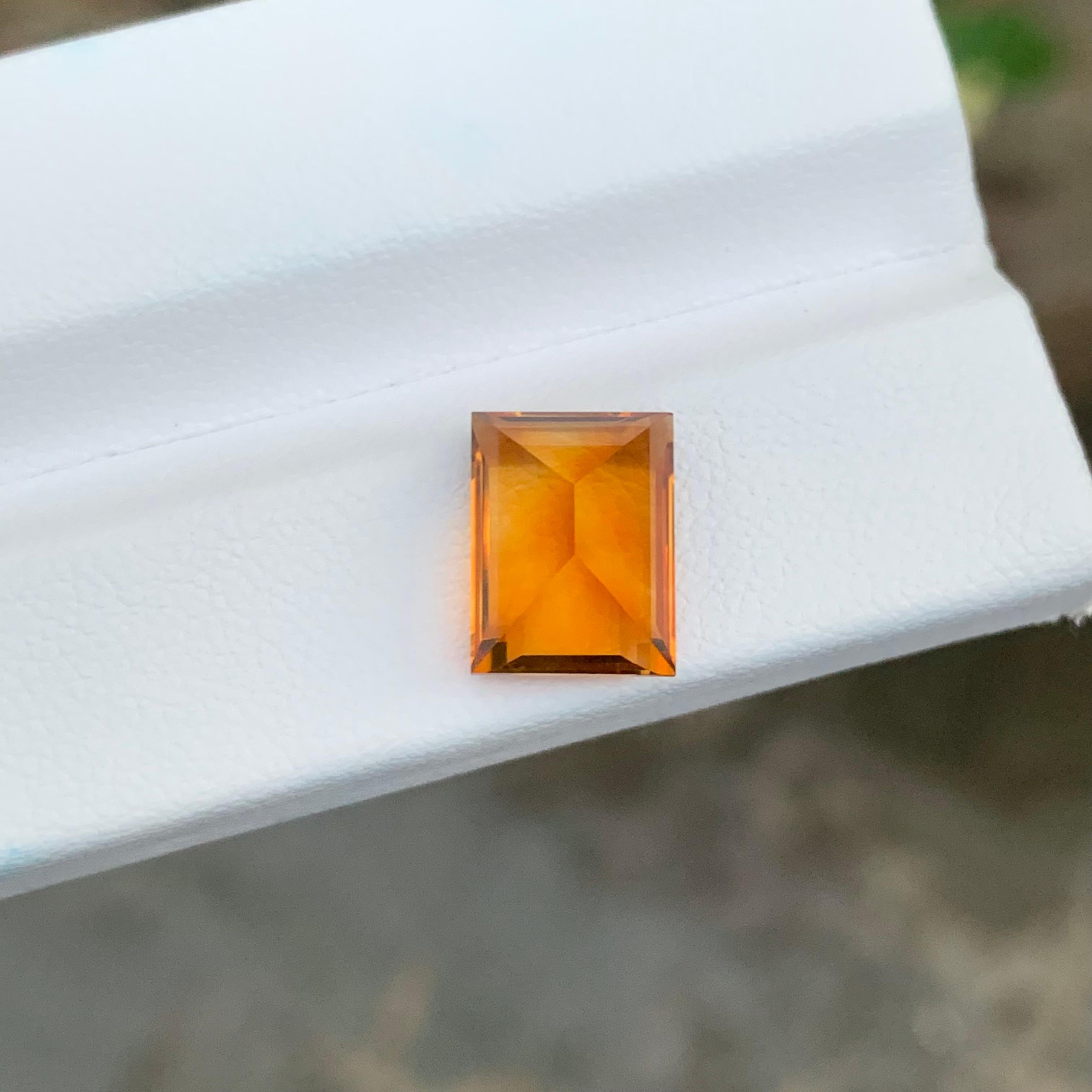 da uomo o donna 4.15 Carat Natural Loose Madeira Citrine Baguette Shape Gemstone in vendita