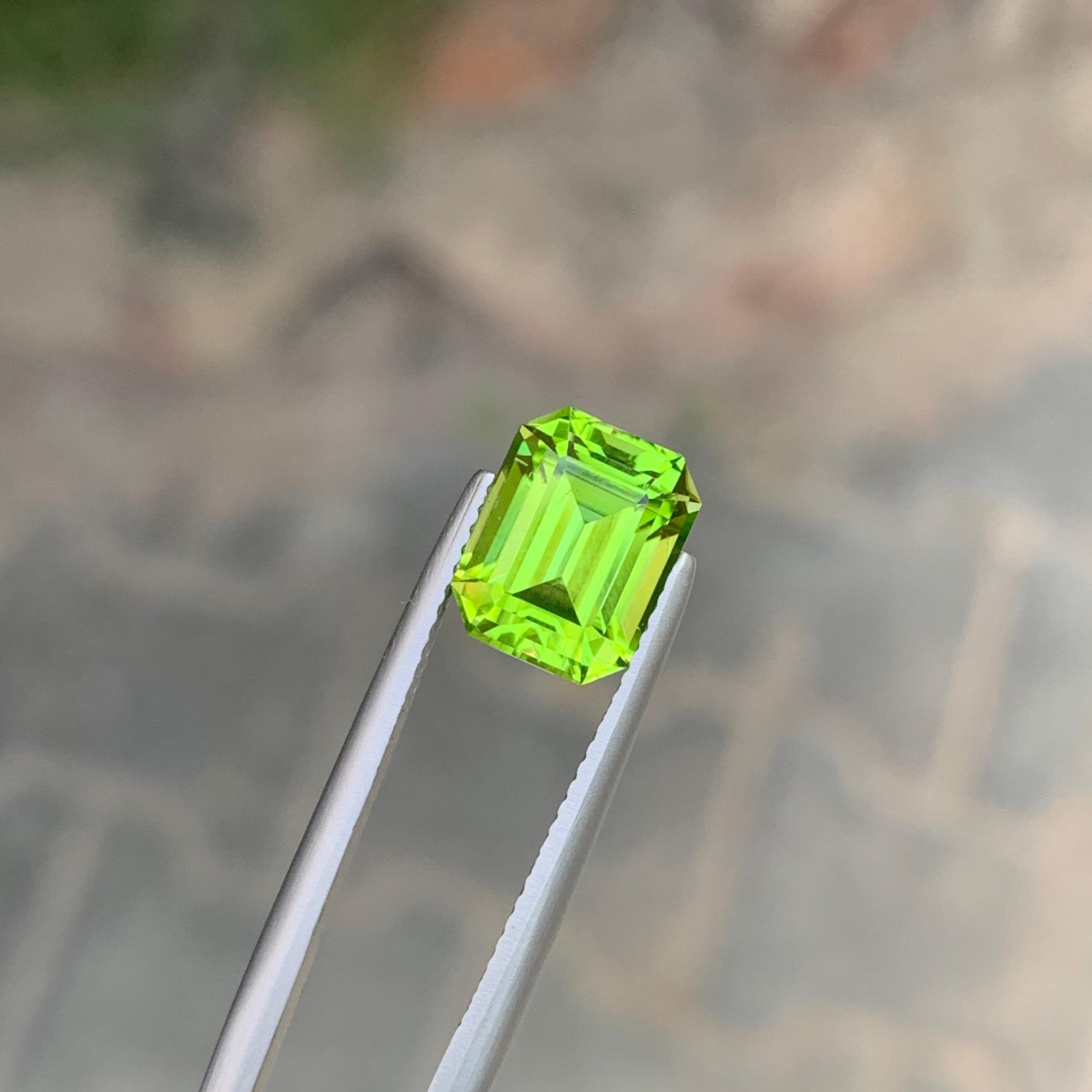 Peridoto sfuso

Peso: 4,15 carati
Dimensioni: 9,9 x 7,9 x 6,1 mm
Origine: Valle di Supat, Pakistan
Forma: Smeraldo
Colore: verde
Trattamento: Non

Il peridoto del Pakistan è una straordinaria varietà della gemma verde peridoto, nota per la sua