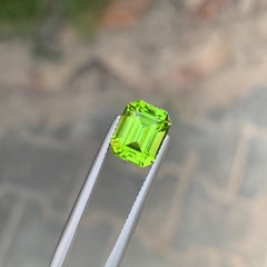 4.15 Carat Natural Loose Peridot Emerald Shape Gemstone