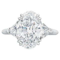 4.15 Carat Oval Statement Brilliant White 18K Gold Effortless Elegance