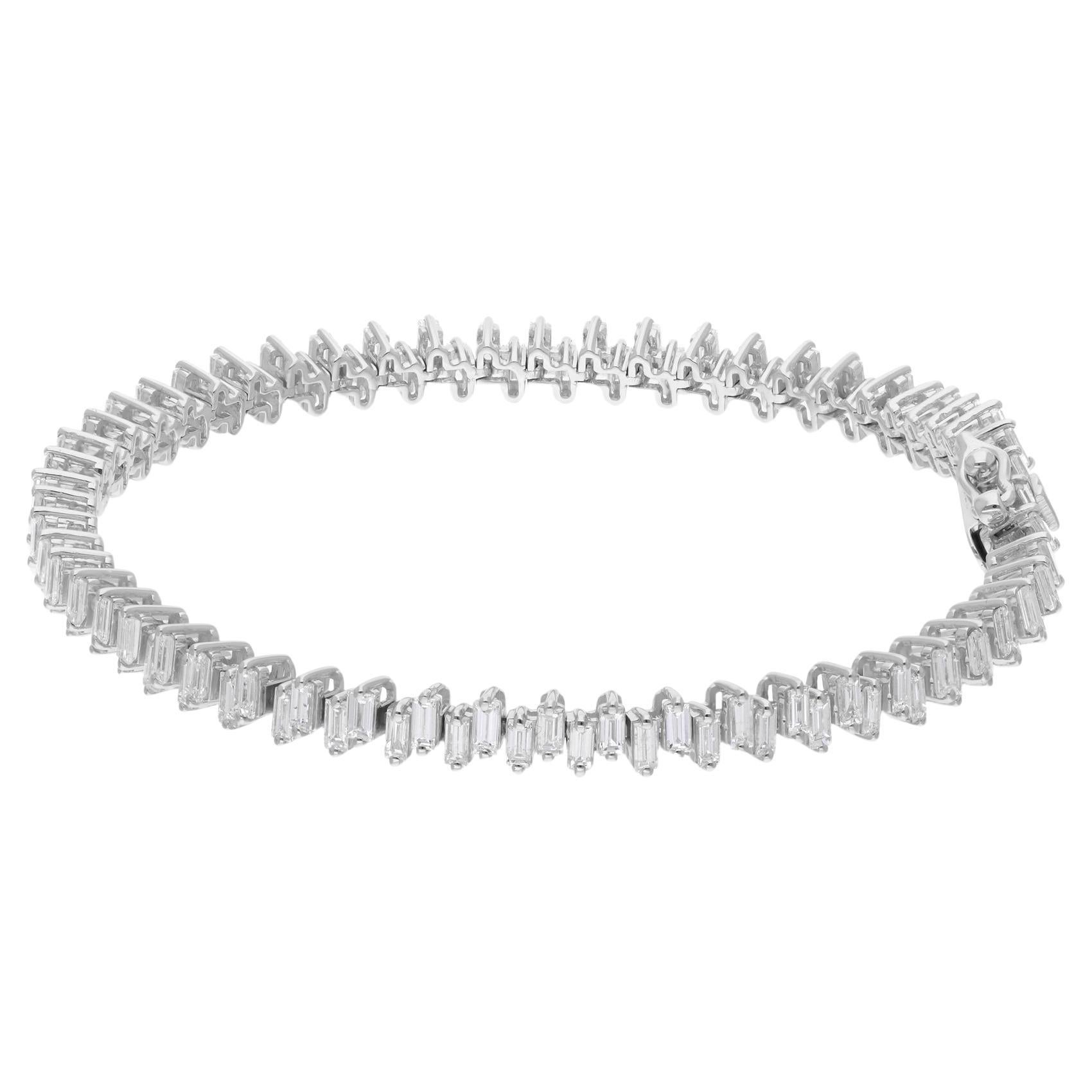 4,15 Carati SI Chiarezza HI Colore Baguette Bracciale di diamanti in oro bianco 18 carati in vendita