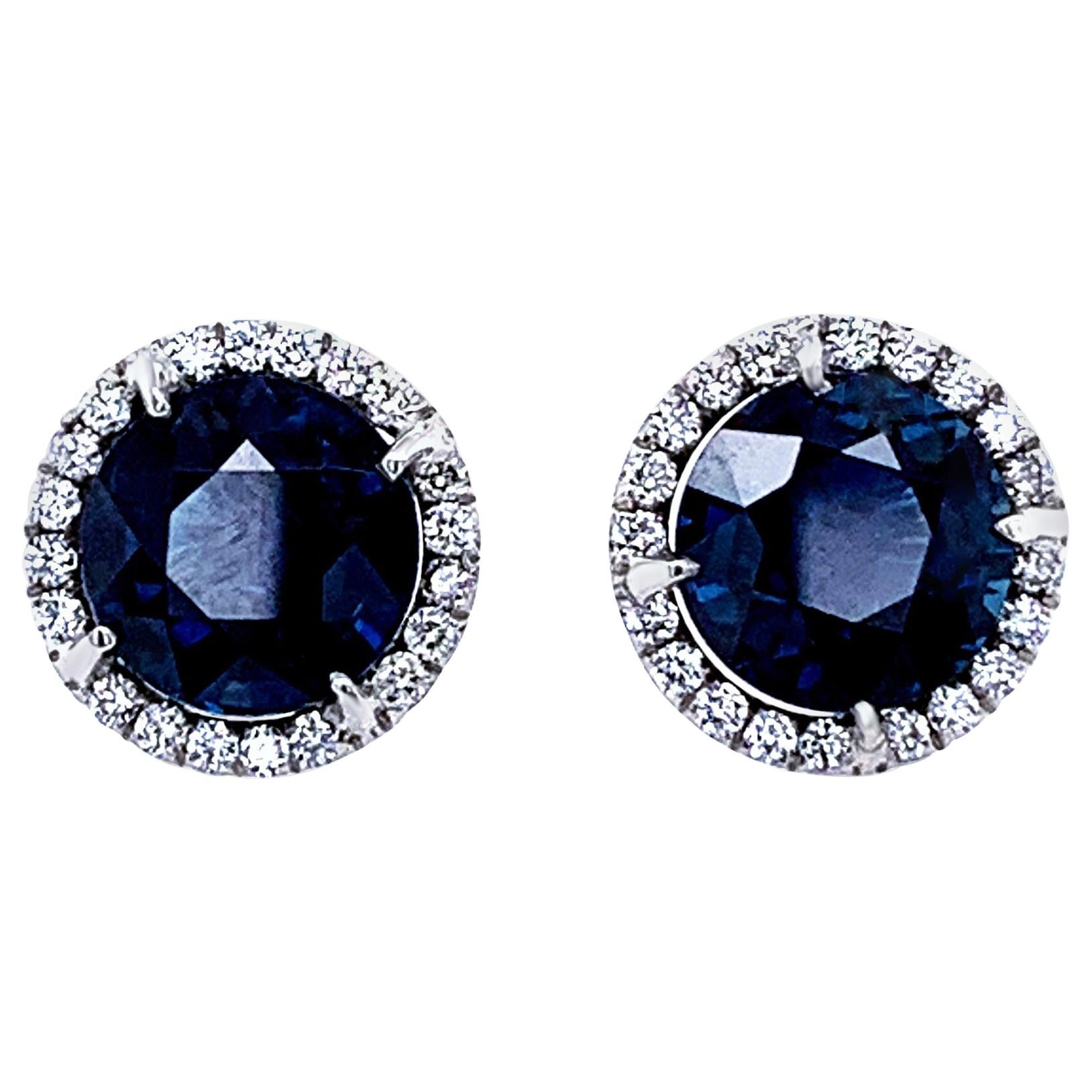 Clous d'oreilles halo en saphir et diamants de 4,15 carats de poids total en vente