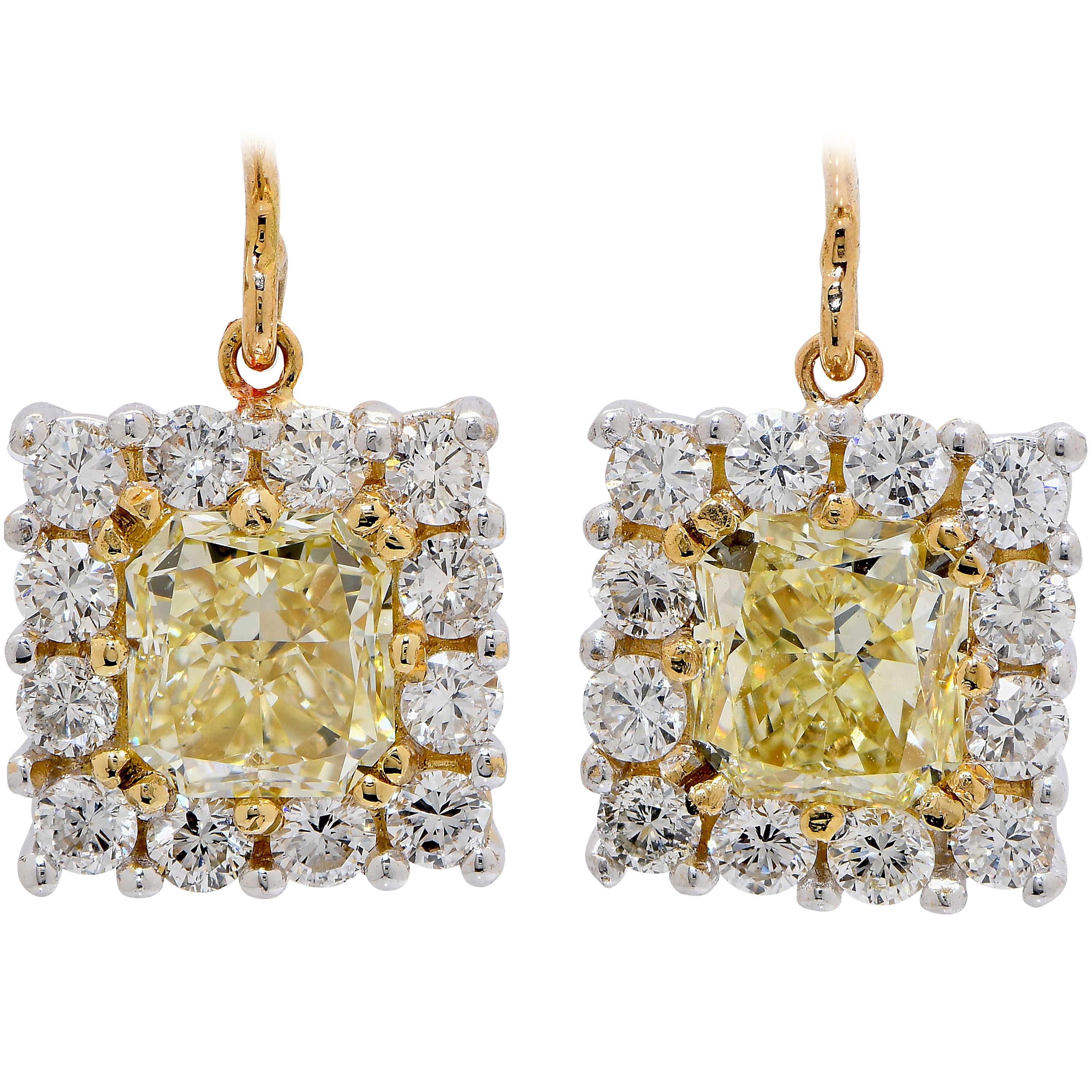 4.15 Carat Yellow and White Diamond Drop Earrings in 18 Carat Yellow Gold For Sale