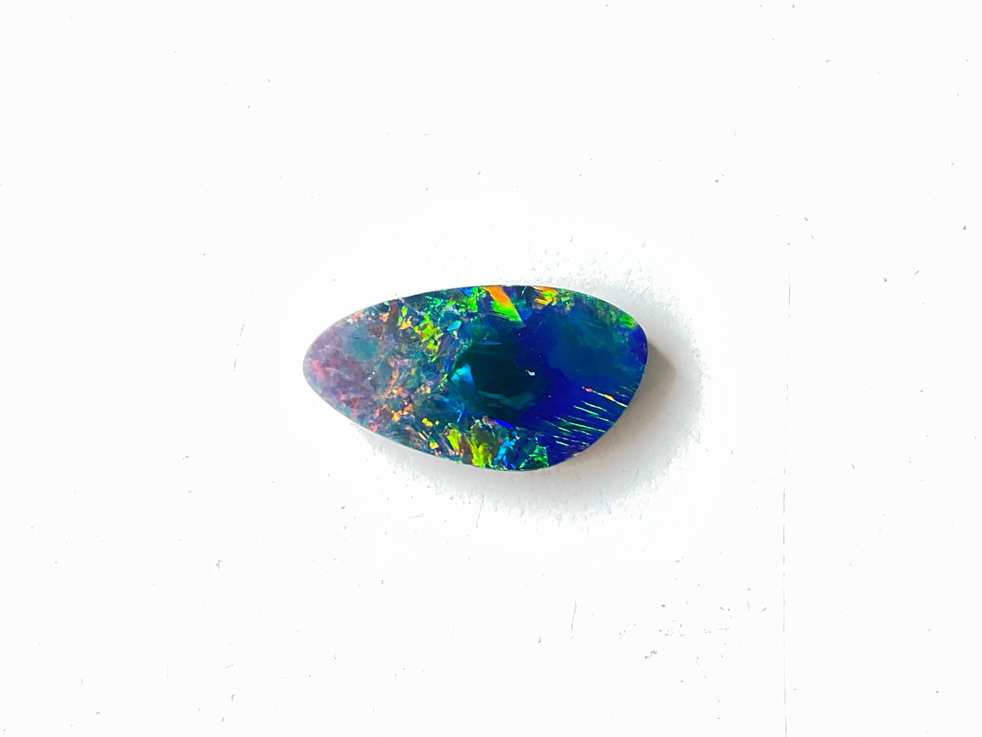 4.15 Carati Opale australiano Royal Blue Flash con giochi di colore verde Gemma In condizioni Nuovo in vendita a Jaipur, RJ