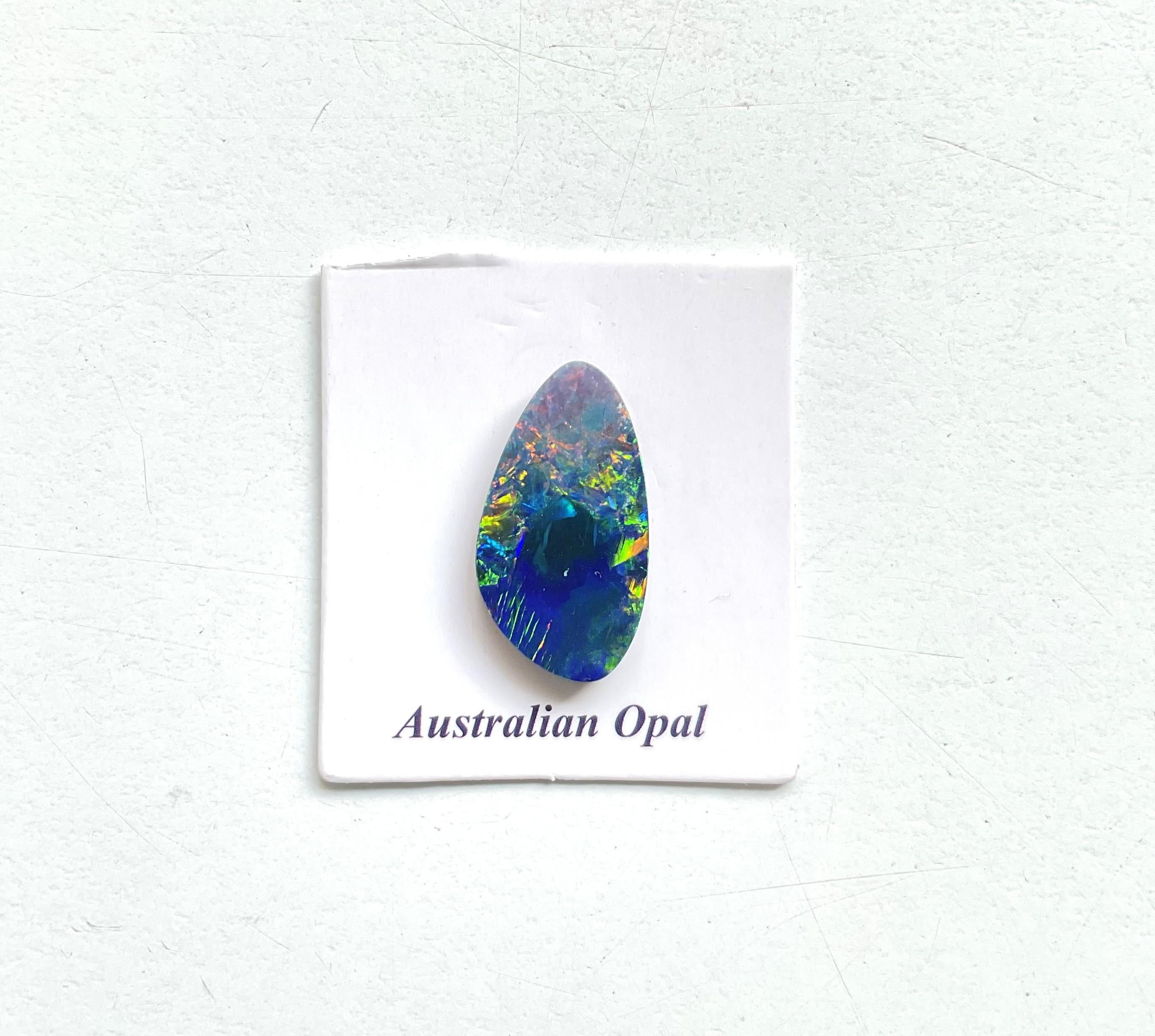 4.15 Carati Opale australiano Royal Blue Flash con giochi di colore verde Gemma in vendita 2