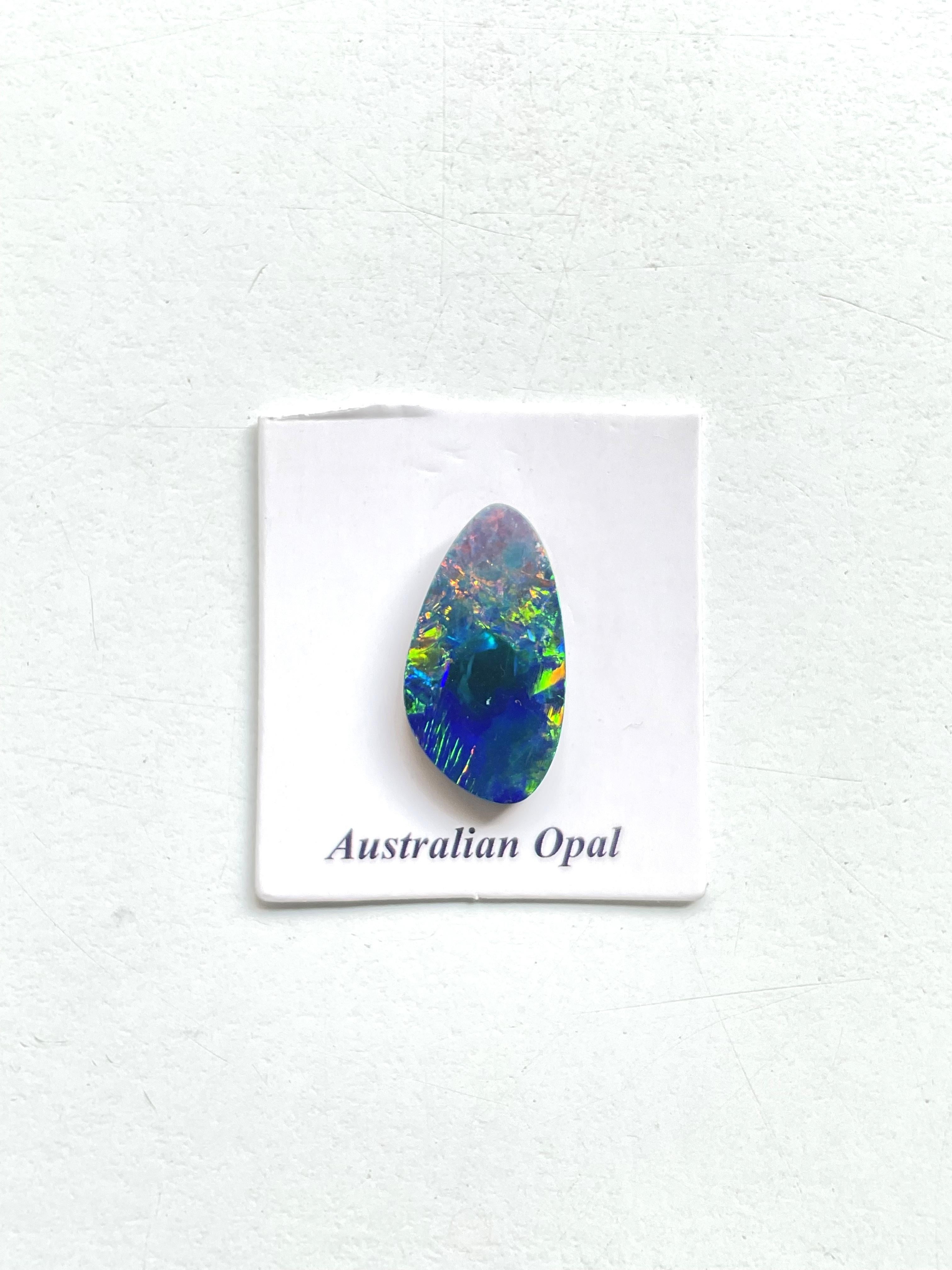4.15 Carati Opale australiano Royal Blue Flash con giochi di colore verde Gemma in vendita 3