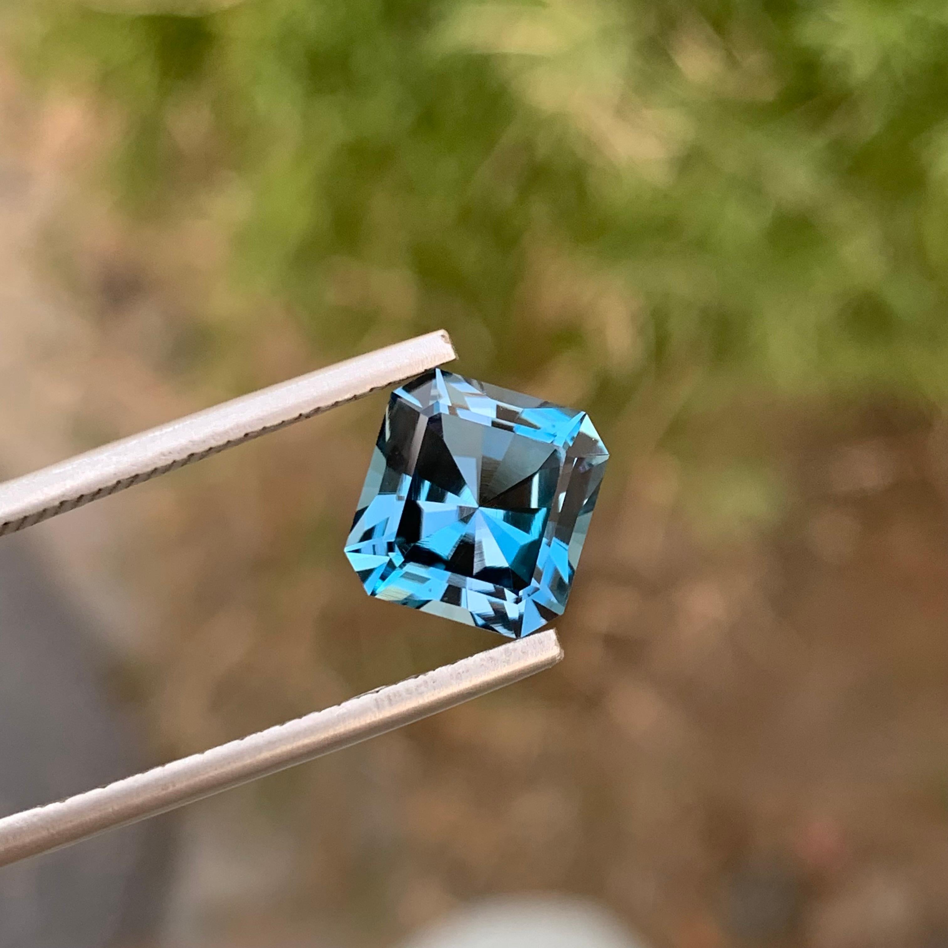 4.15 Carats Gorgeous Loose London Blue Topaz Ring Gem In New Condition In Peshawar, PK