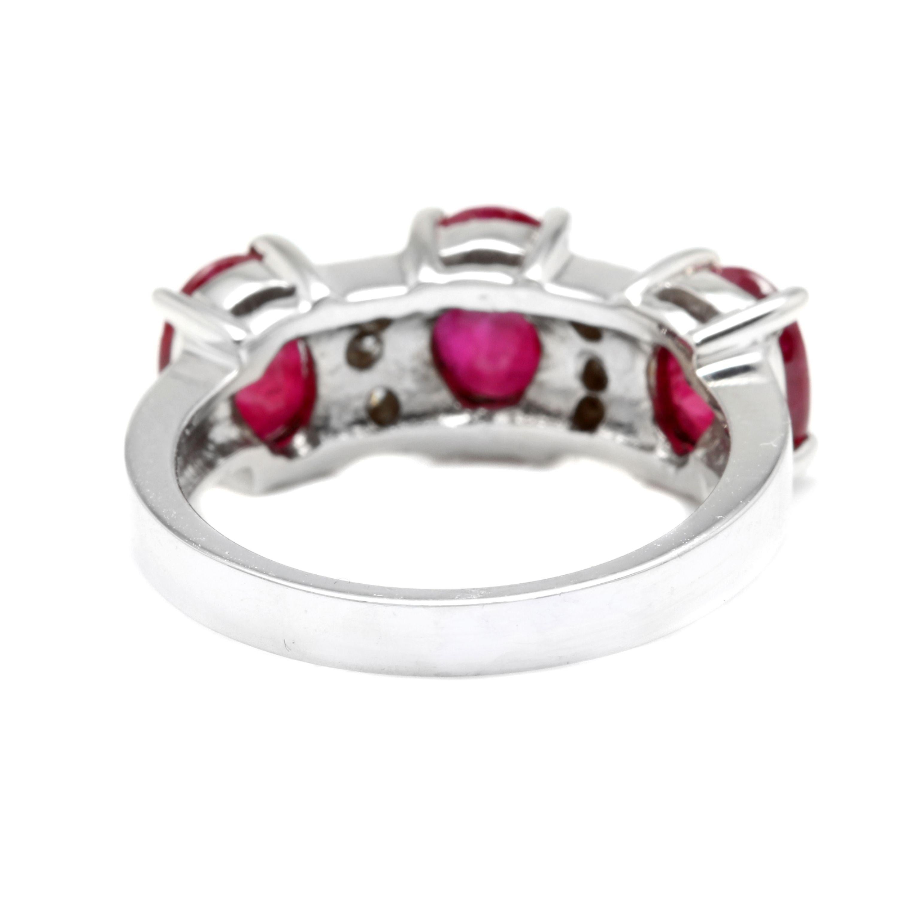 4.15 Carats Impressive Natural Red Ruby and Diamond 14 Karat White Gold Ring In New Condition For Sale In Los Angeles, CA