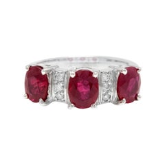 4.15 Carats Impressive Natural Red Ruby and Diamond 14 Karat White Gold Ring