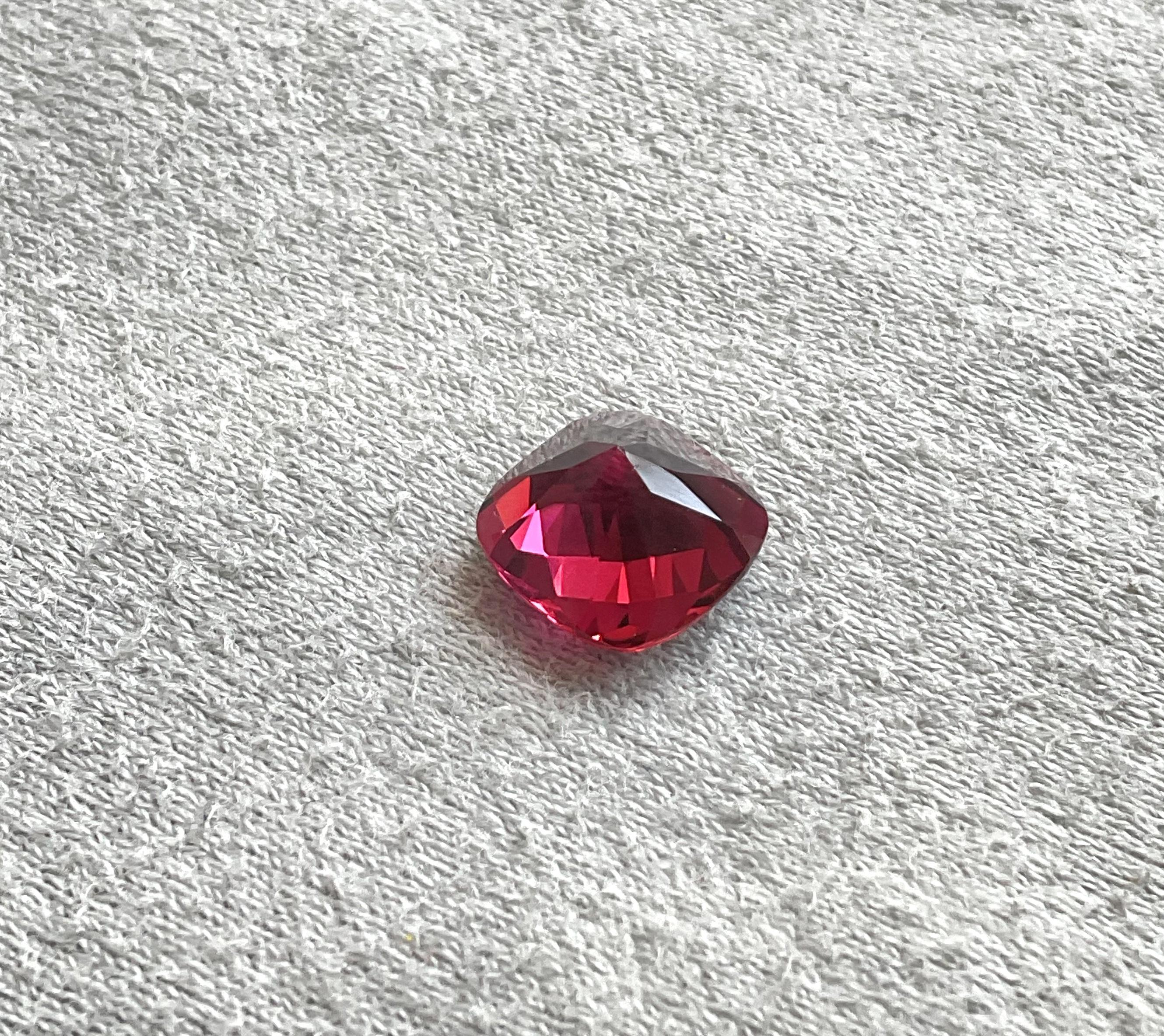 Cushion Cut 4.15 carats natural red rubellite tourmaline cushion cut louple clean gemstone For Sale