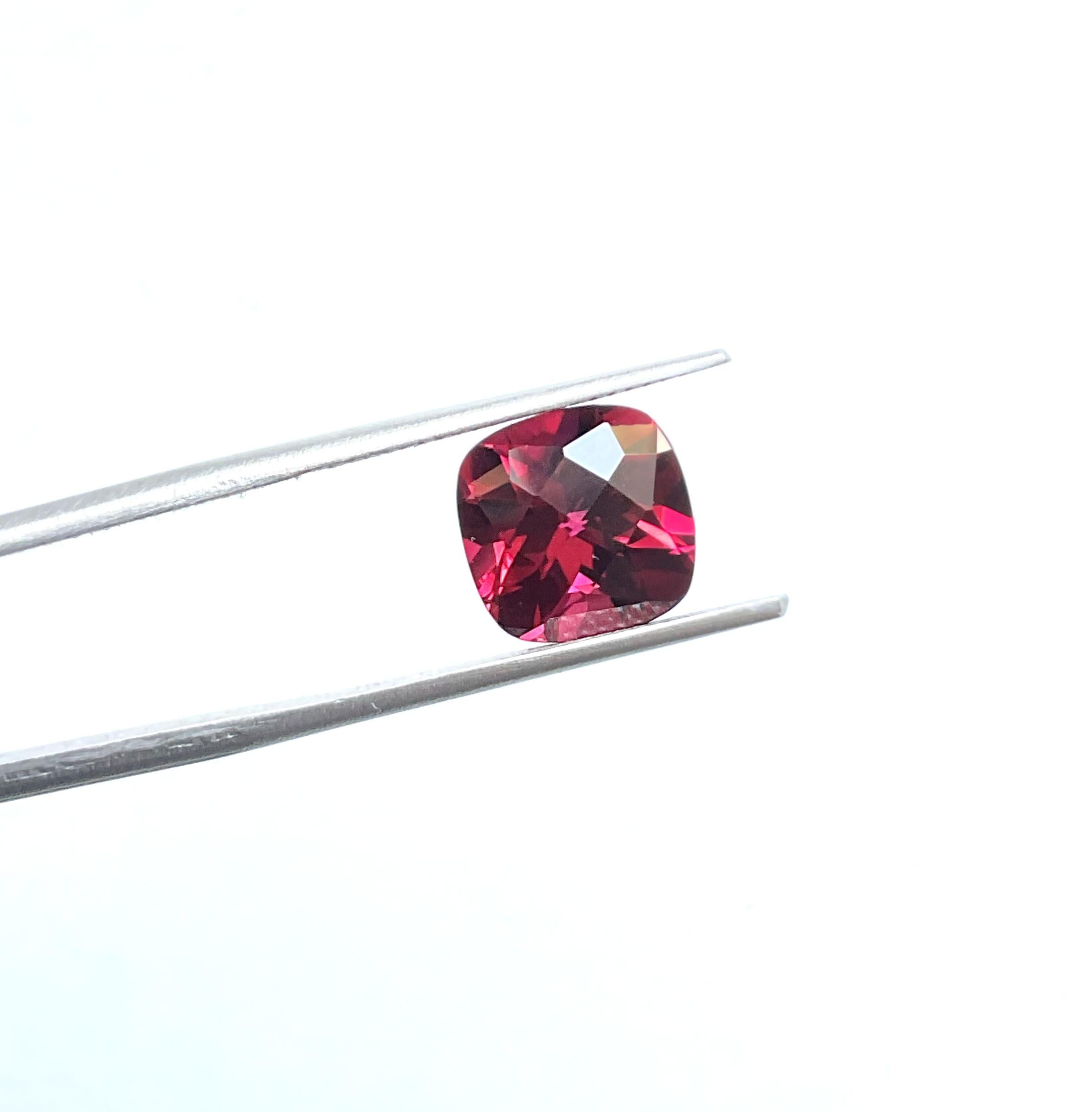 Women's or Men's 4.15 carats natural red rubellite tourmaline cushion cut louple clean gemstone For Sale