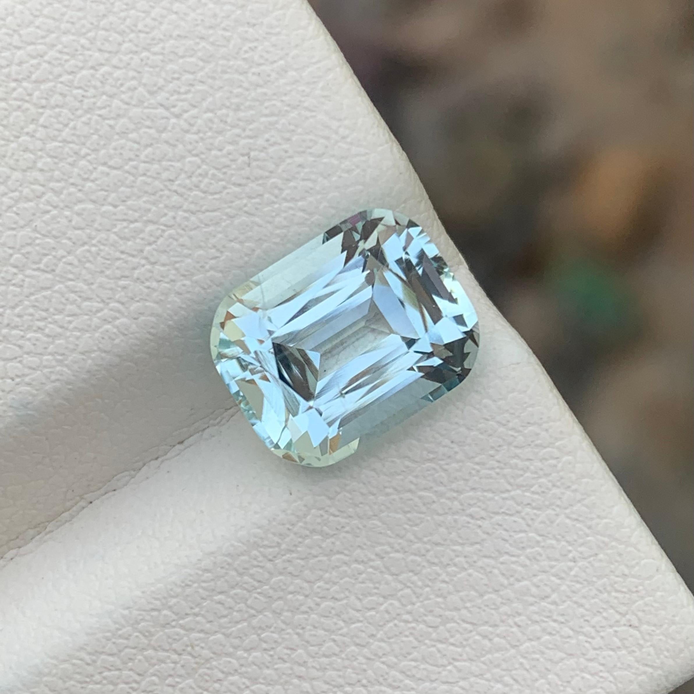 4.15 Carats Unheated Untreated Loose Aquamarine Ring Gem March Birthstone  In New Condition For Sale In Peshawar, PK