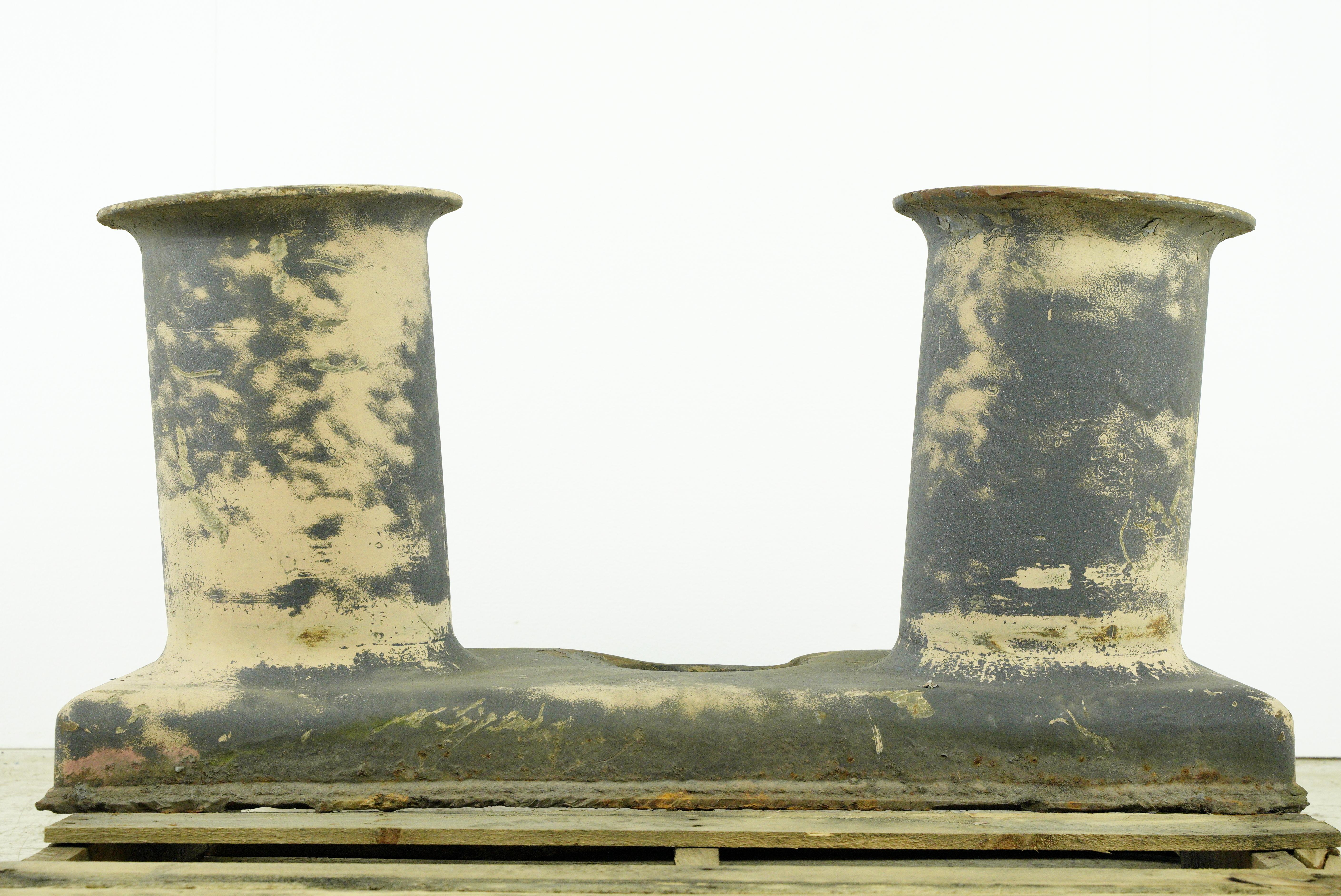 41.5 in. Cast Iron Ship Maritime Mooring Bollard 470 Pounds For Sale 2