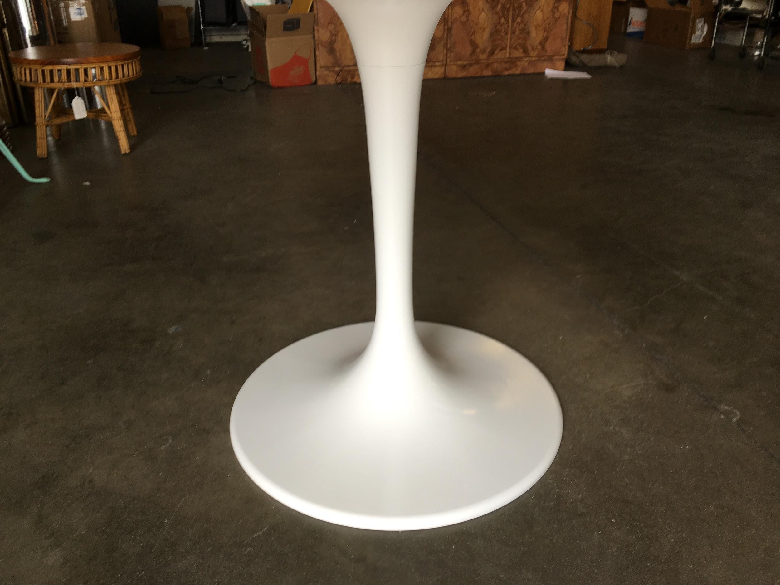 Metal Round Tulip Dining Table Designed by Eero Saarinen for Knoll