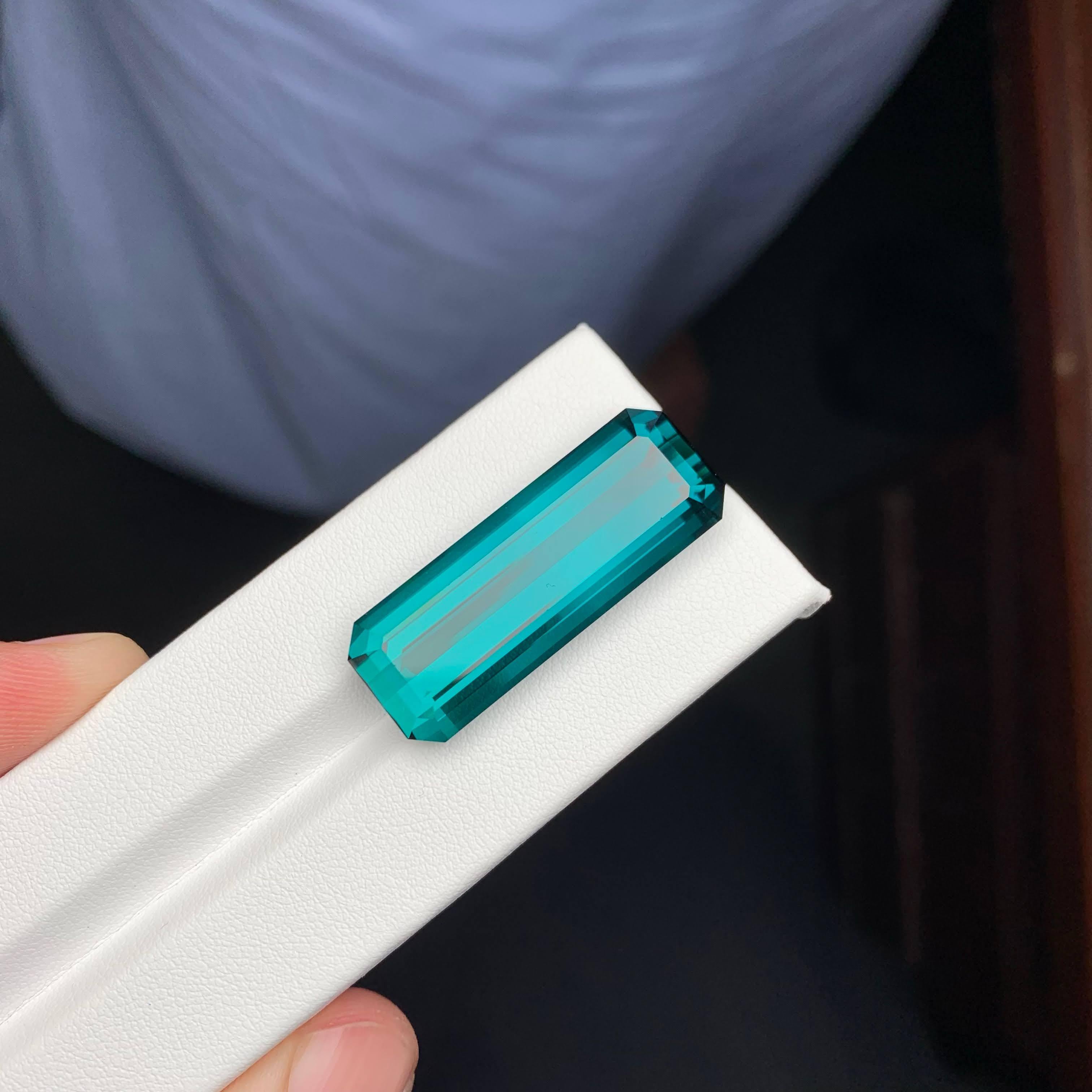 41,50 carati di tormalina blu sfusa taglio smeraldo, gemma afgana naturale in vendita 4