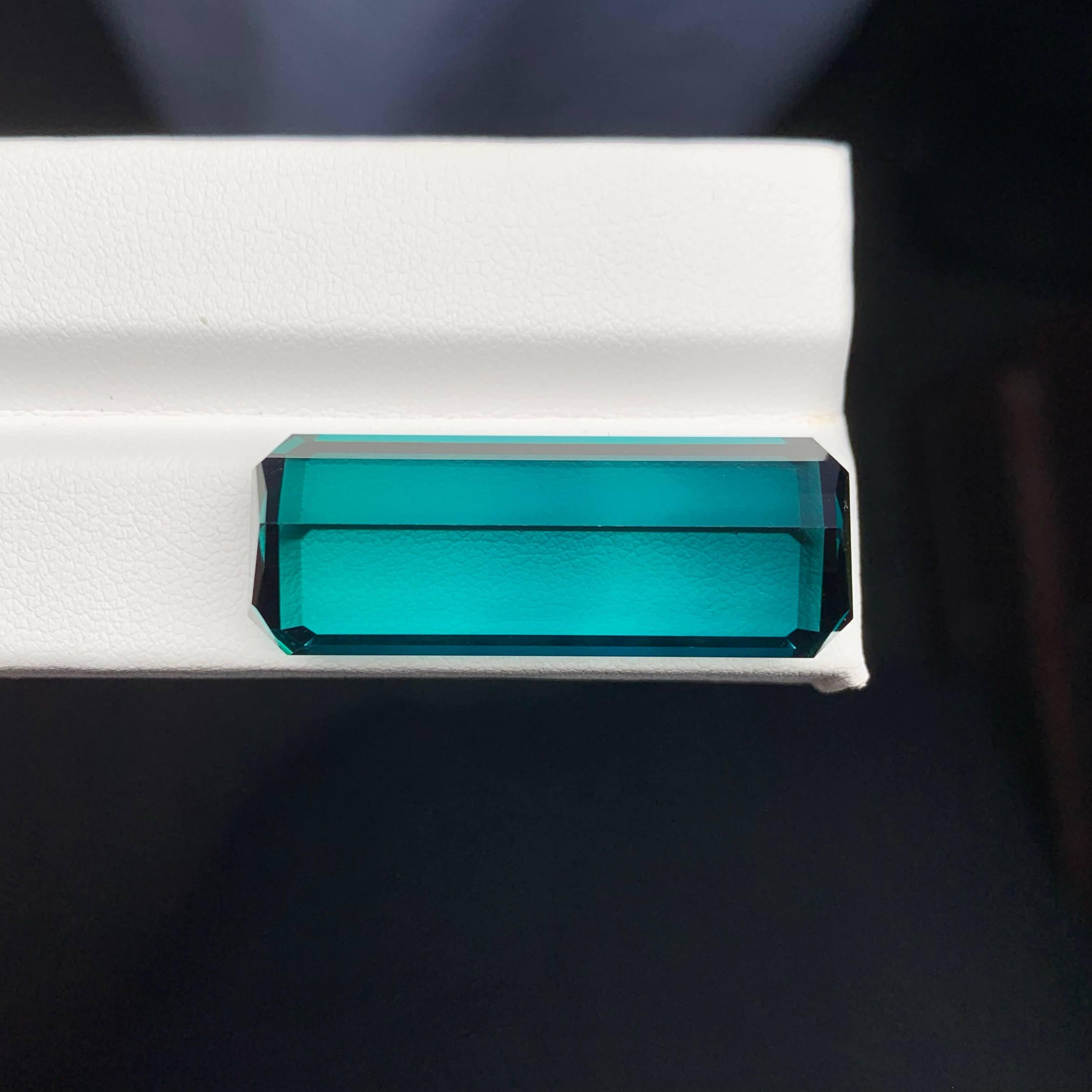 Taglio smeraldo 41,50 carati di tormalina blu sfusa taglio smeraldo, gemma afgana naturale in vendita