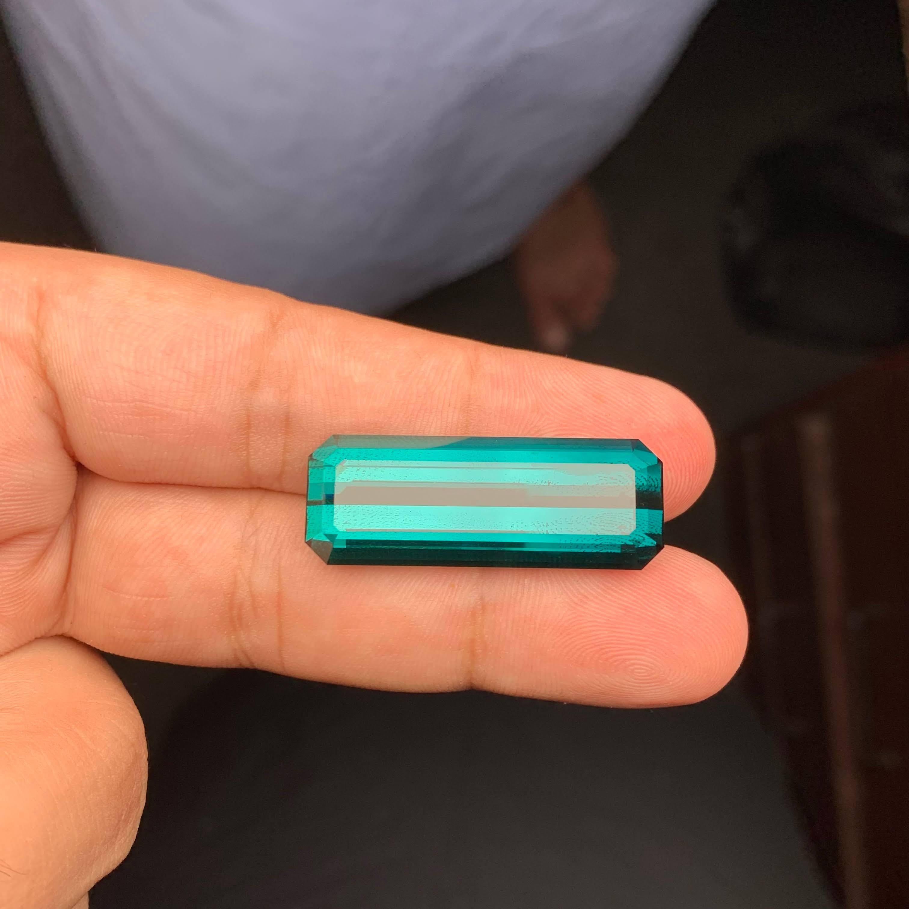 41,50 carati di tormalina blu sfusa taglio smeraldo, gemma afgana naturale In condizioni Nuovo in vendita a Bangkok, TH