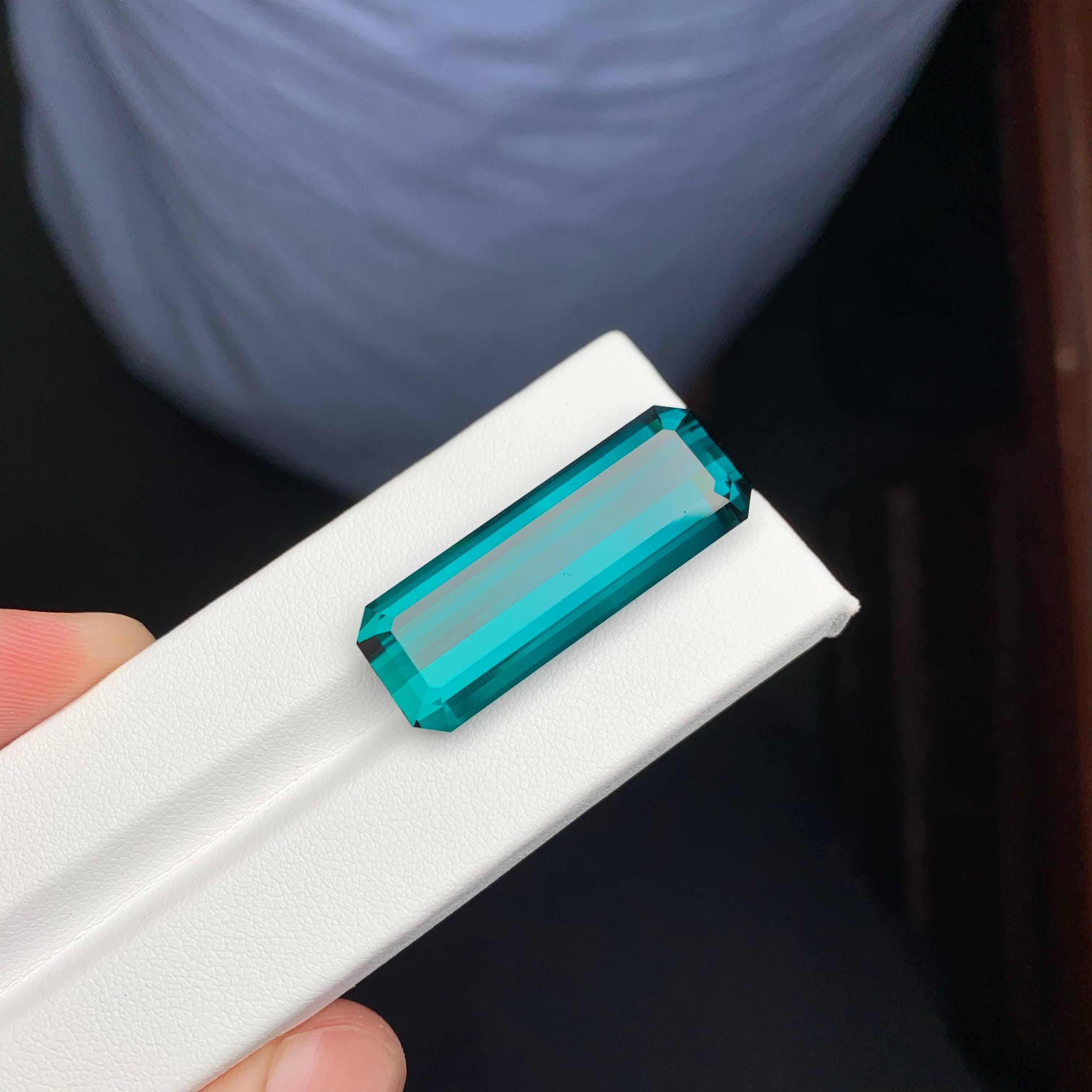 41,50 carati di tormalina blu sfusa taglio smeraldo, gemma afgana naturale in vendita 2