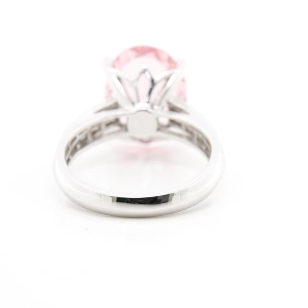 4.150 carat Pink Morganite Baguette Diamond Ring in 18K White Gold In New Condition For Sale In Hong Kong, HK