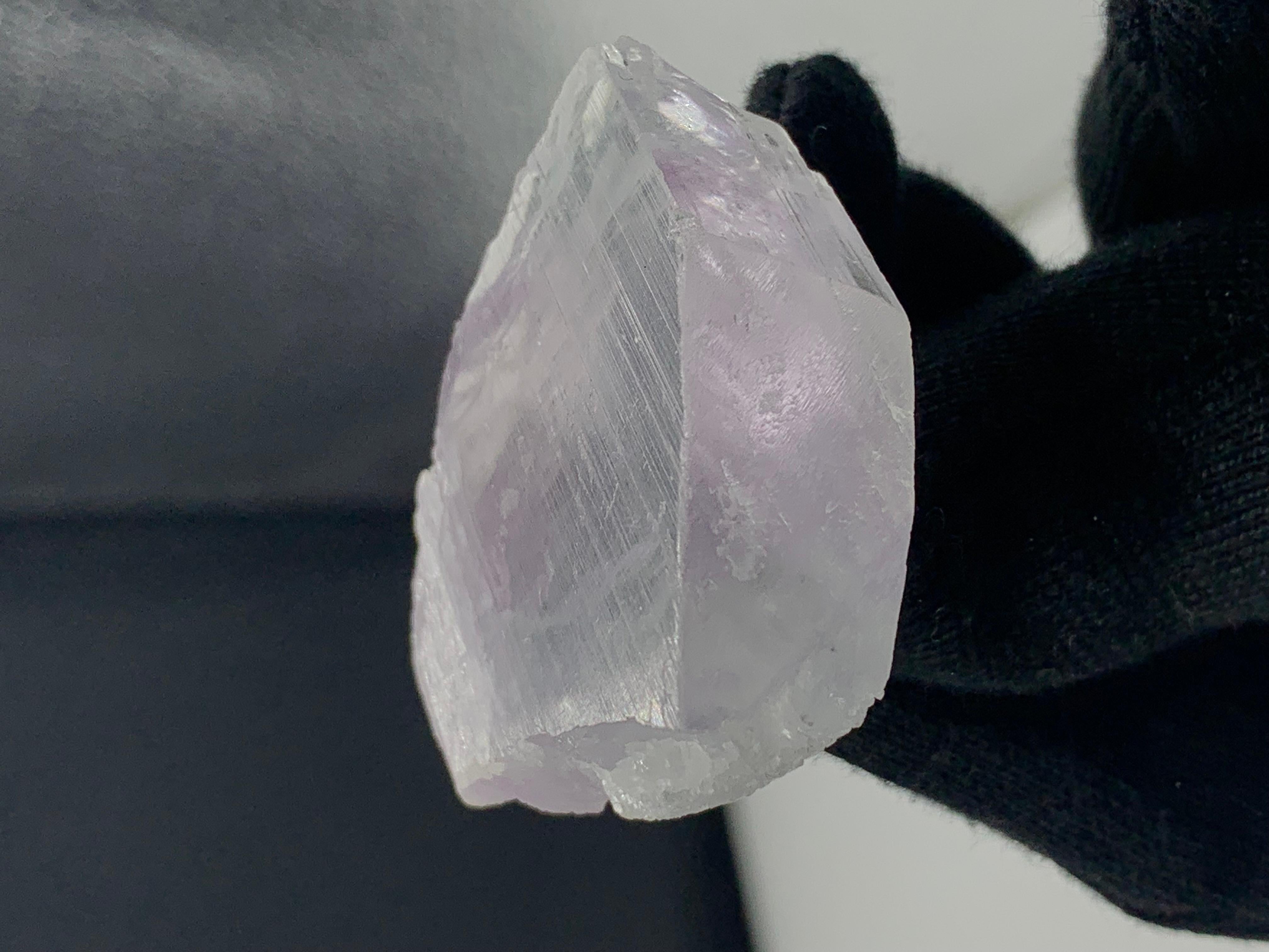 Style Adam Magnifique cristal kunzite de Kunar de 41,58 grammes, Afghanistan  en vente