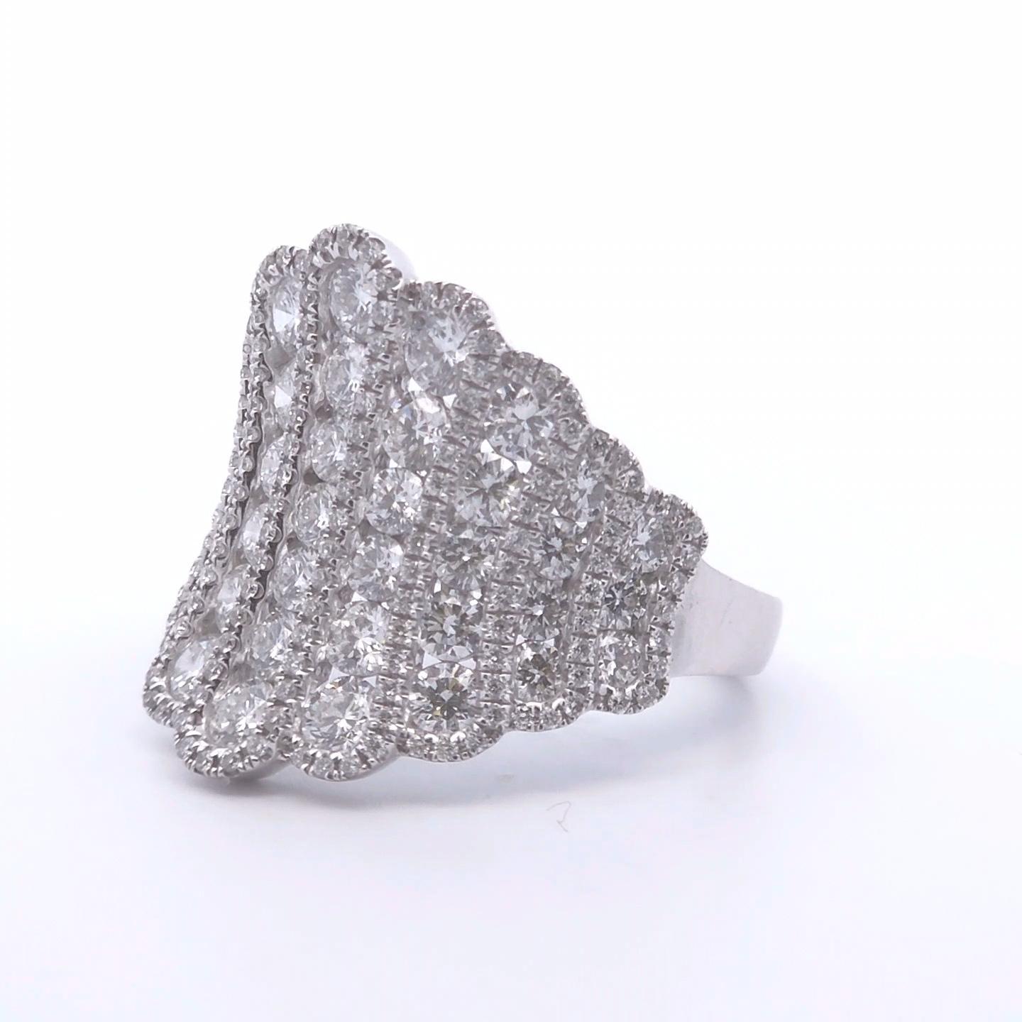 da uomo o donna Anello con diamante rotondo da 4⅕ct in oro 18k in vendita