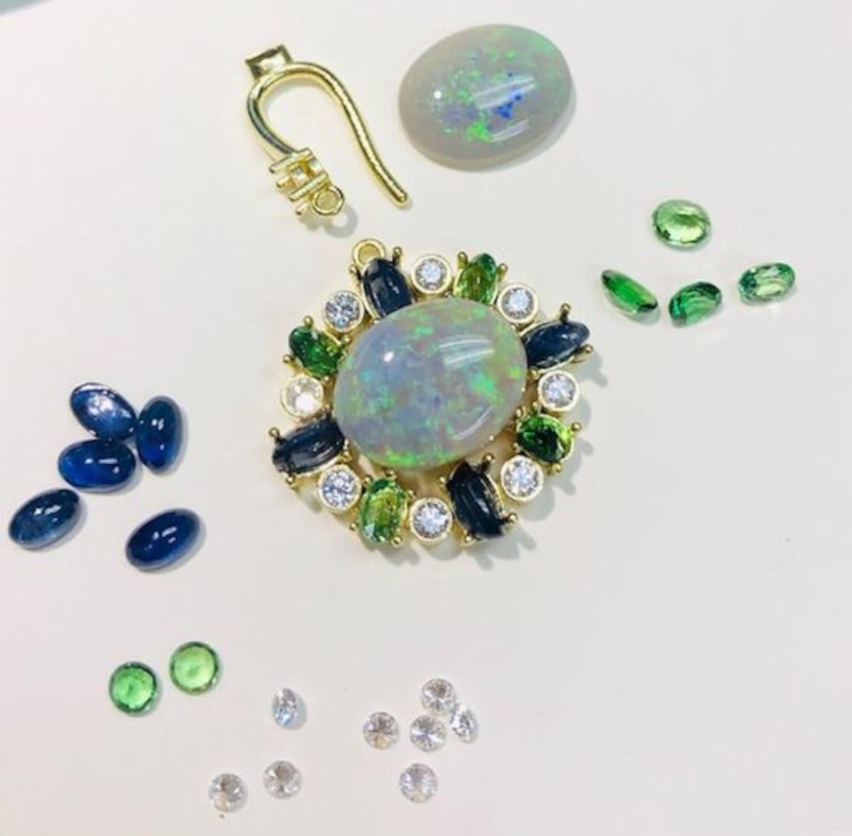  Ohrhänger mit australischem Opal, Tsavorit, Granat, Saphir und Diamant  (Cabochon) im Angebot