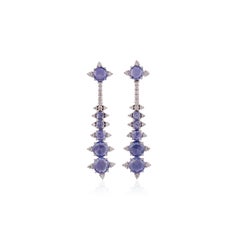 Longues boucles d'oreilles en or blanc 18 carats avec saphir bleu clair de 4,16 carats et diamants