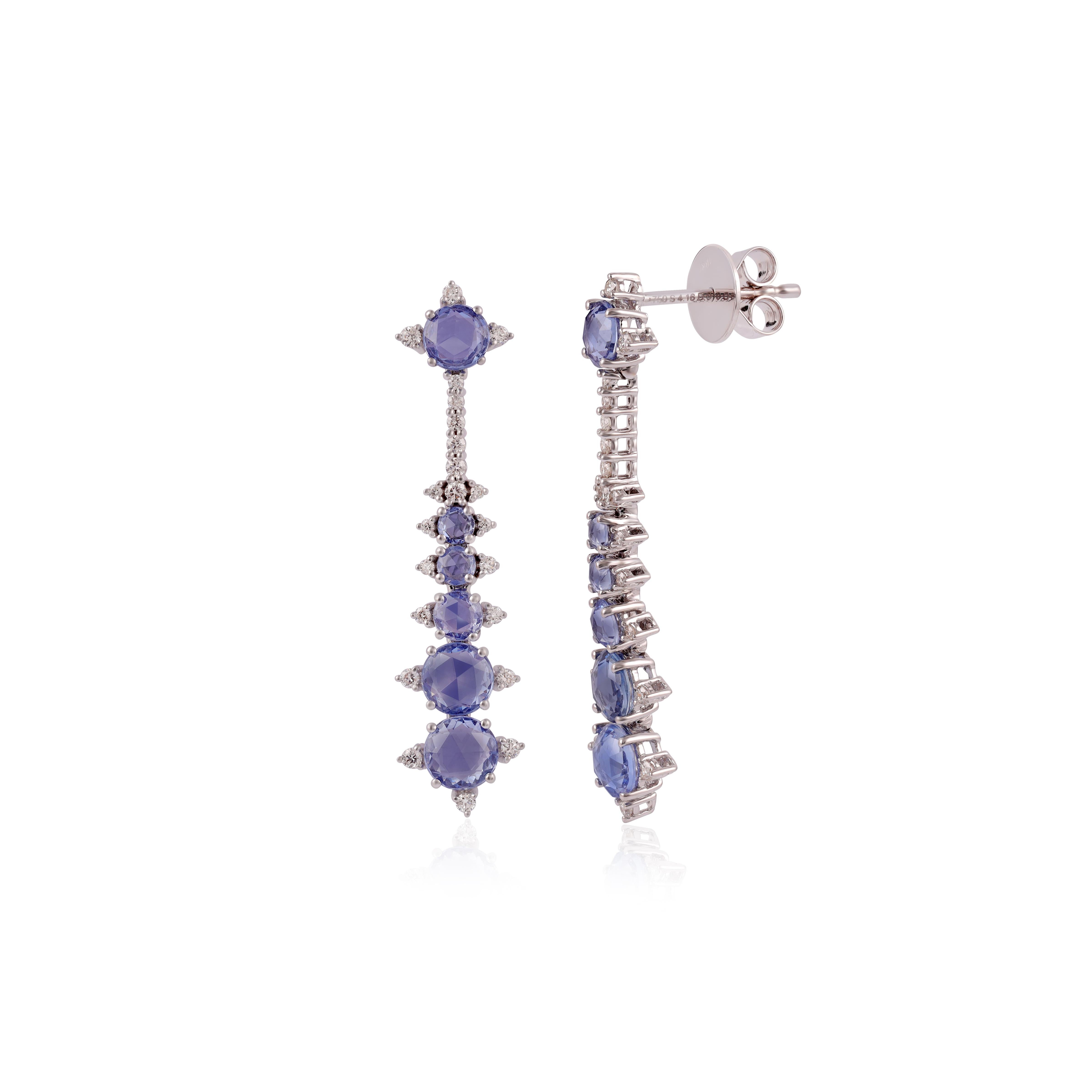 Modern 4.16 Carat Clear Blue Sapphire and Diamond Long Earring in 18 Karat White Gold For Sale