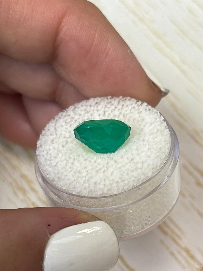 4.16 Carat Deep Green Colombian Emerald Oval Cut - May Birthstone Gem For Sale 1