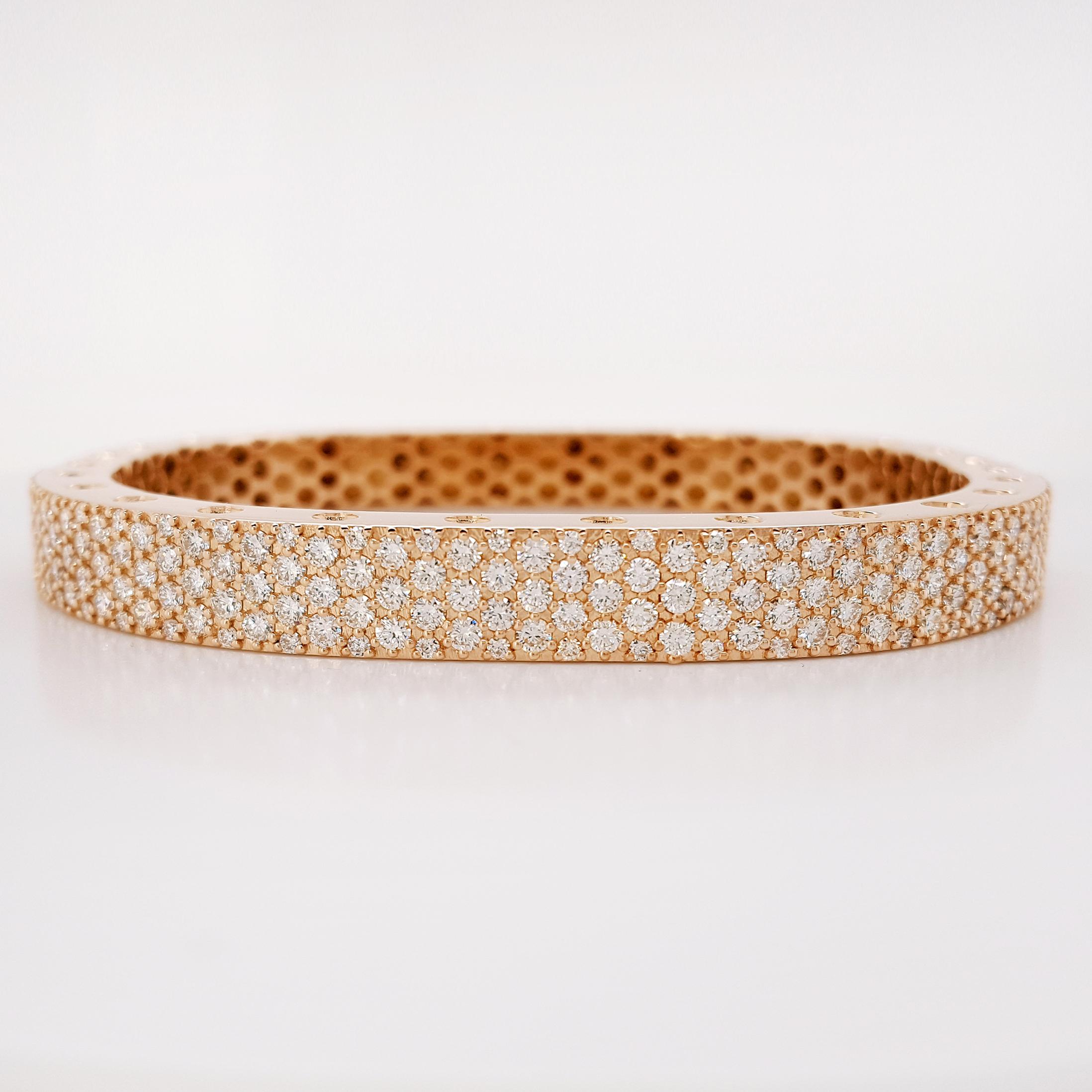 4.16 Carat Diamonds 18k Rose Gold Pavé Diamond Bangle, by Novel Collection In New Condition For Sale In New York, NY