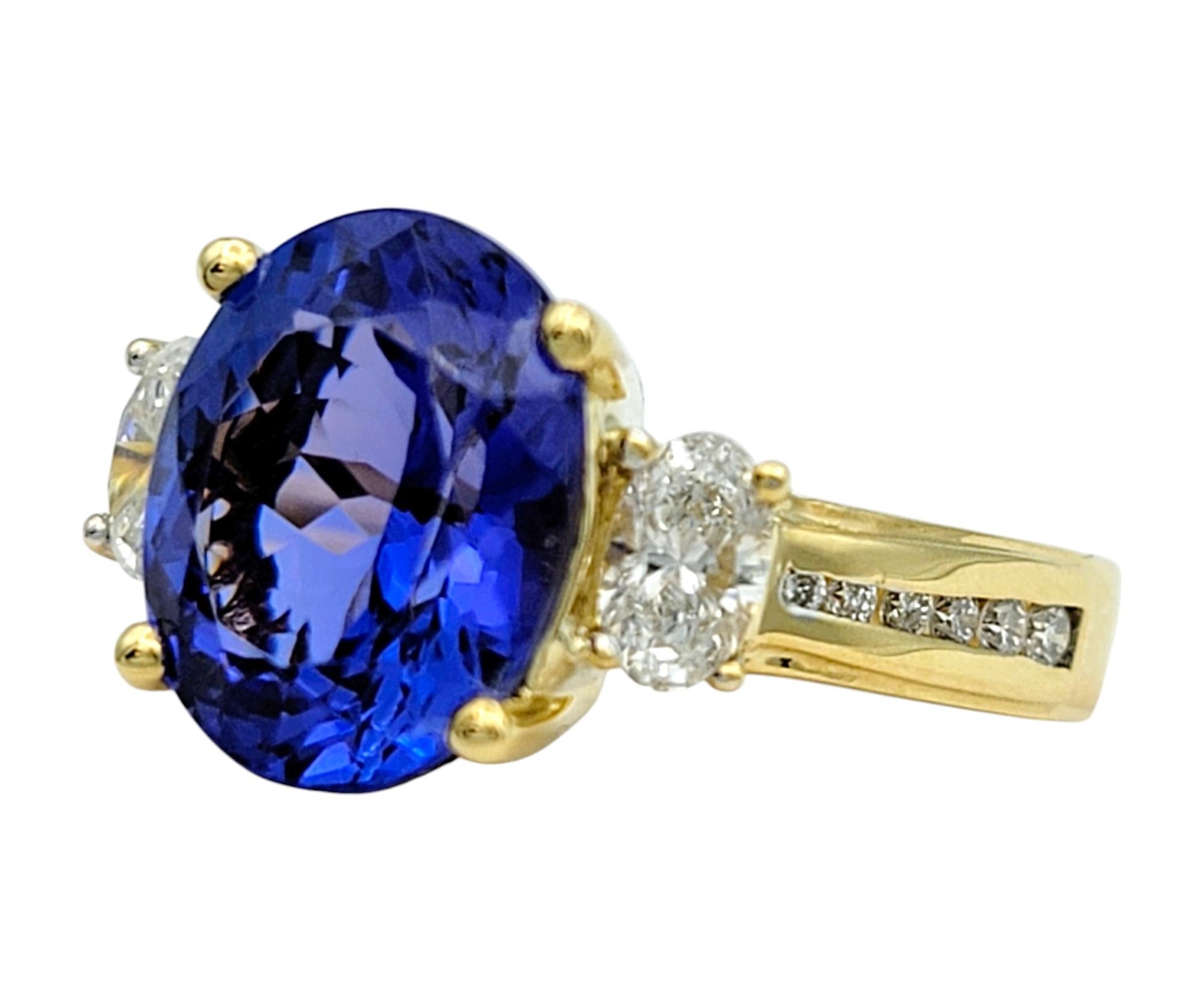 Cóctel de tanzanita y diamantes talla oval de 4,16 quilates en oro amarillo de 18 quilates Contemporáneo en venta