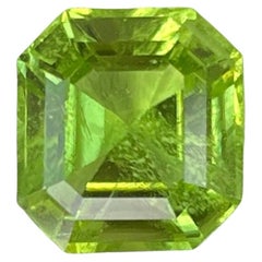4.16 carats Apple Green Peridot Stone Emerald Cut Natural Pakistani Gemstone