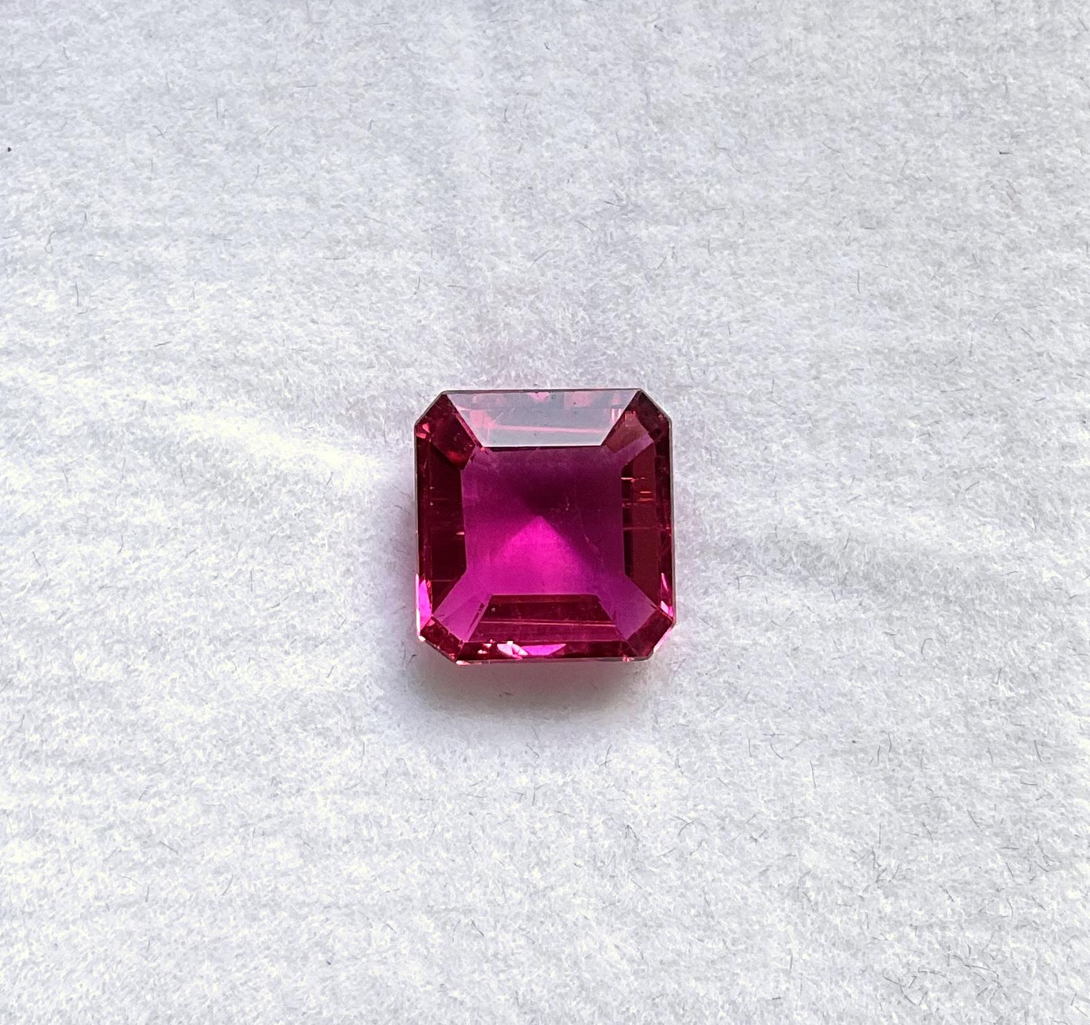 4.16 Carats Rubellite Tourmaline Octa Faceted Cut stone Top Quality Natural gem (Art déco) im Angebot