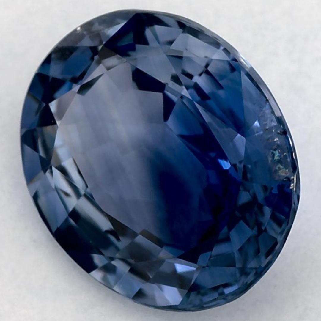Questo zaffiro blu naturale offre eleganza e raffinatezza. Con la sua ricca saturazione del colore e il taglio preciso, è il centro perfetto per un anello di fidanzamento o un design di gioielli di lusso.

Questo zaffiro proviene dallo Sri Lanka