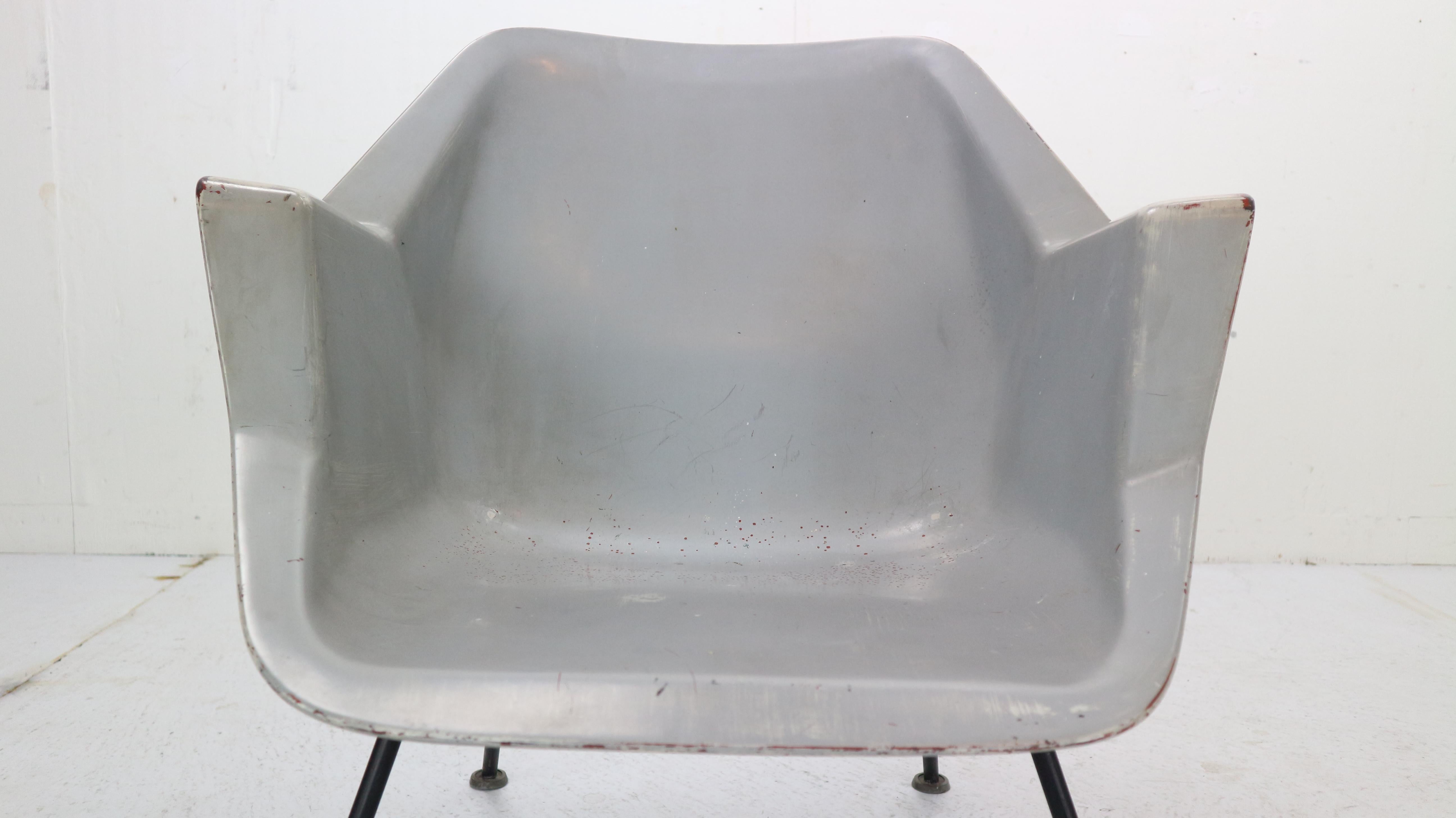 416 Fiberglass Shell Chair by Wim Rietveld & Andre Cordemeyer for Gispen, 1950s For Sale 3