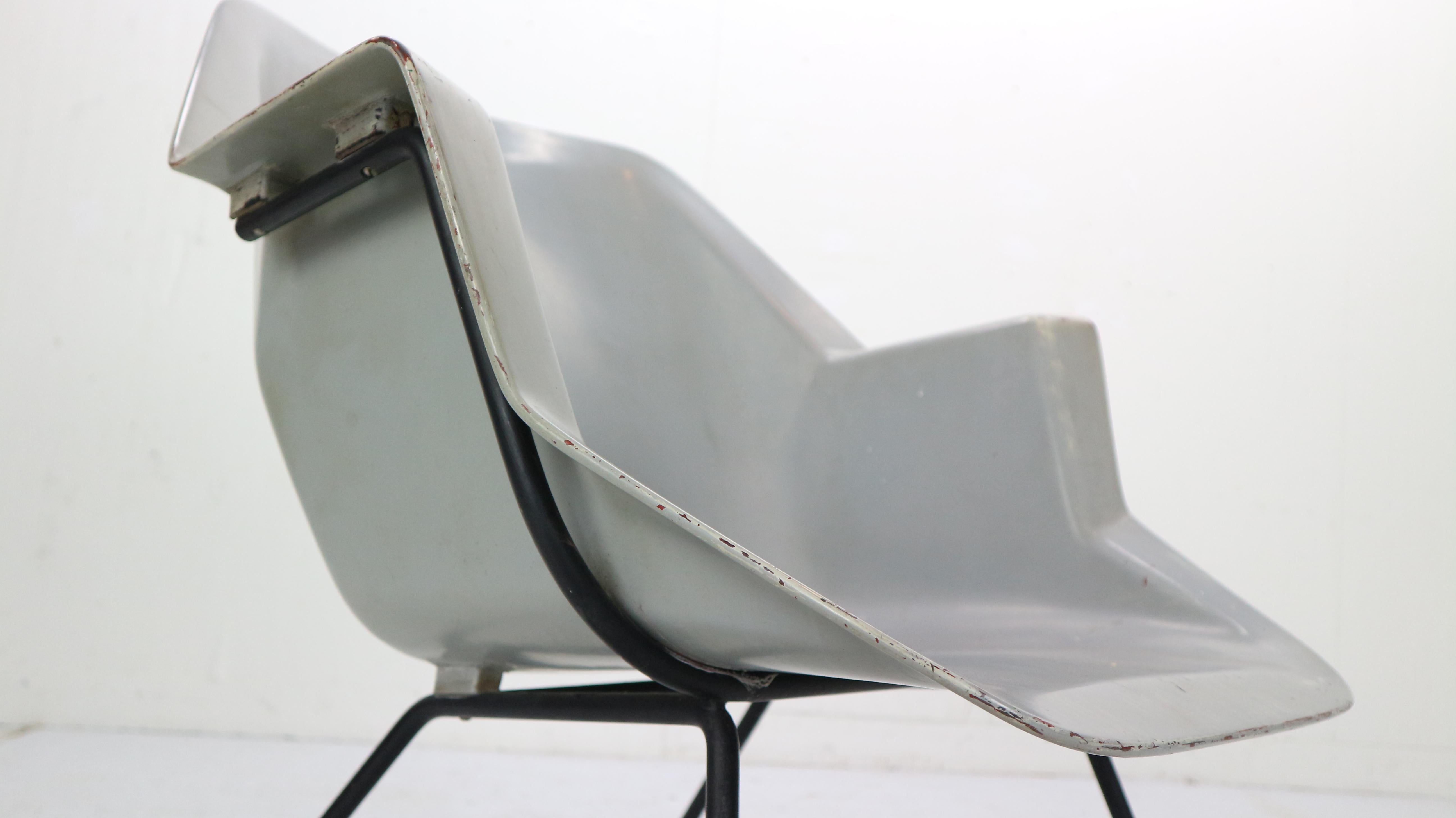 416 Fiberglass Shell Chair by Wim Rietveld & Andre Cordemeyer for Gispen, 1950s For Sale 5