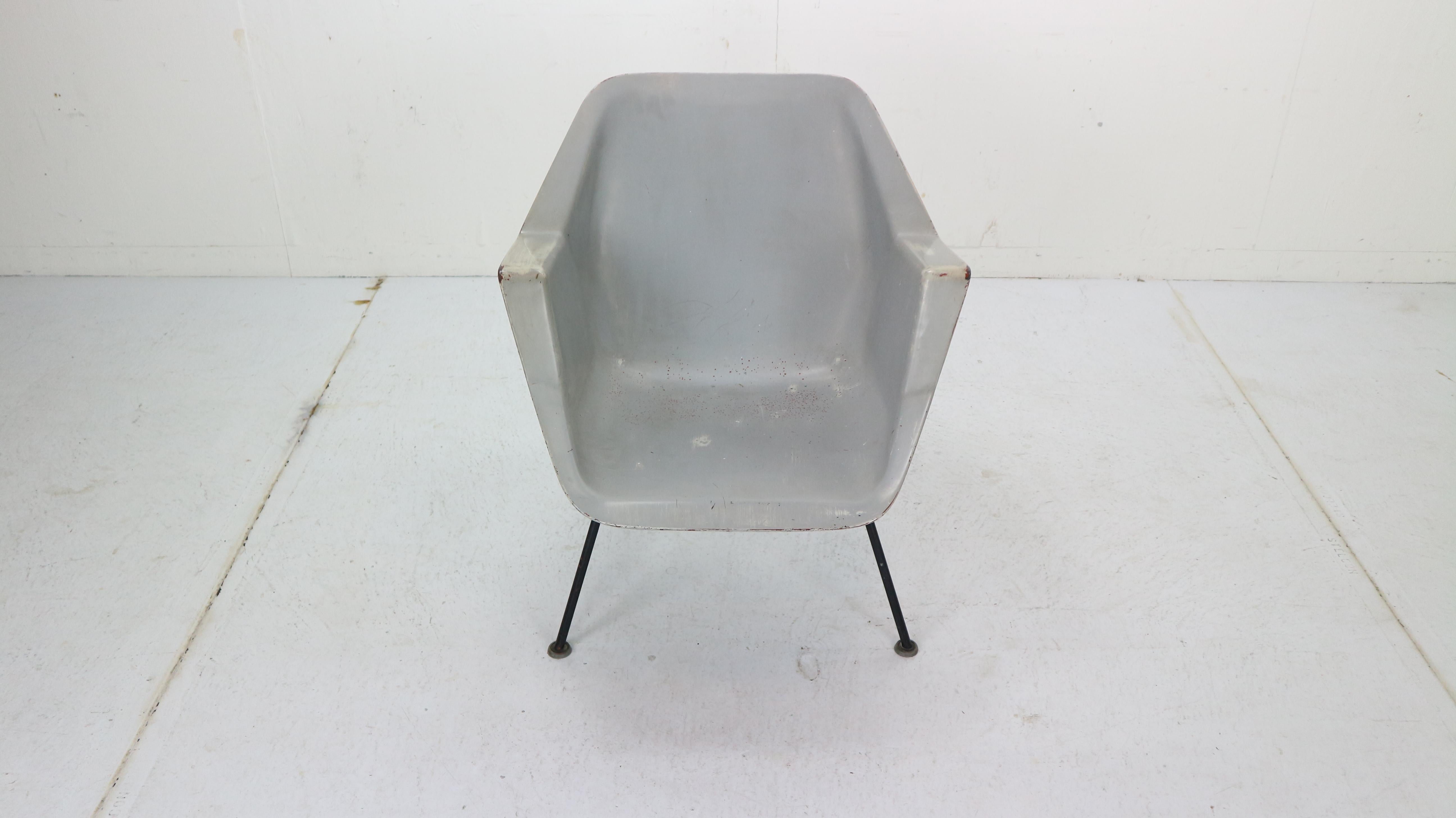 Mid-Century Modern 416 Fiberglass Shell Chair by Wim Rietveld & Andre Cordemeyer for Gispen, 1950s For Sale