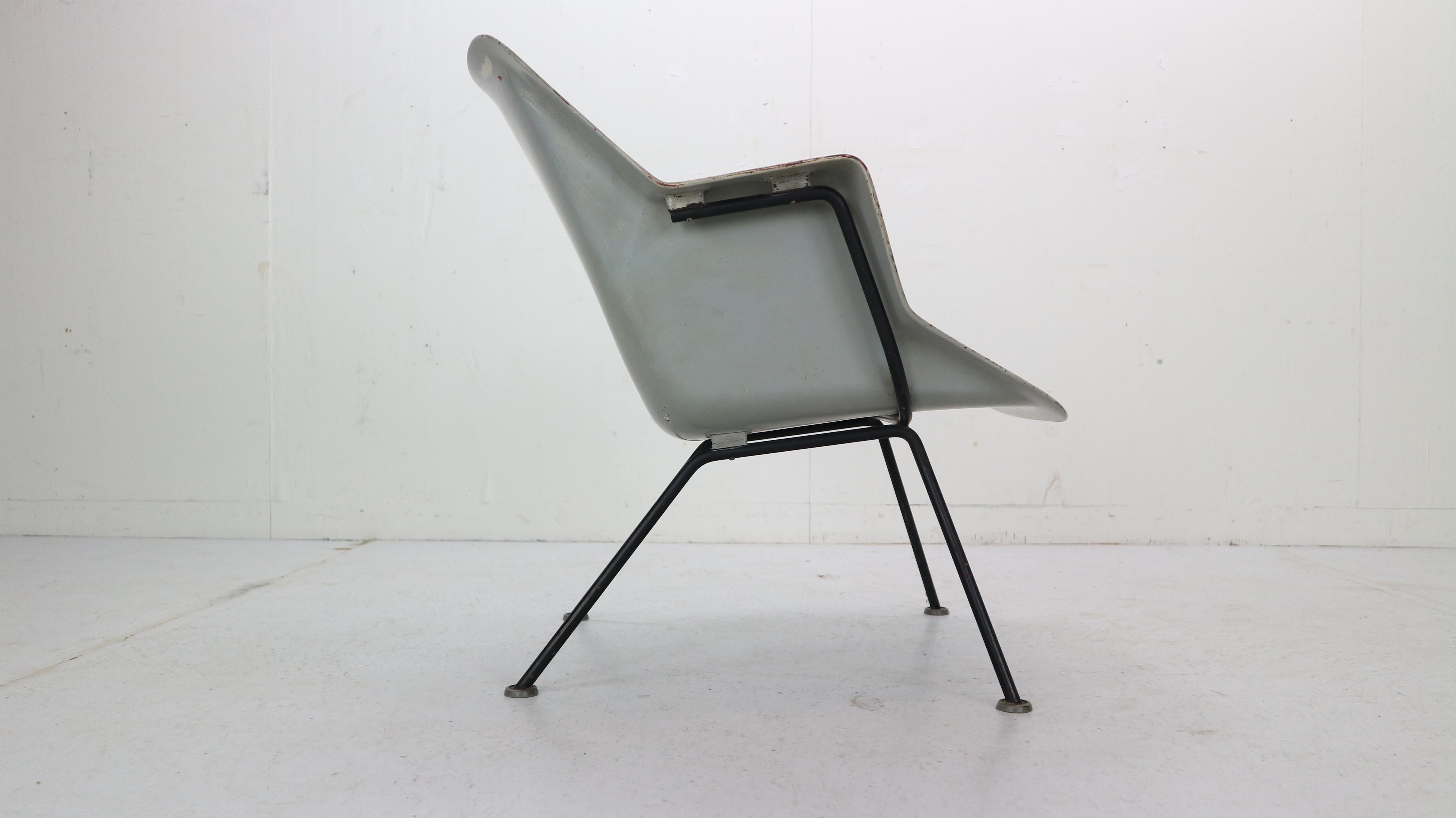 416 Fiberglass Shell Chair by Wim Rietveld & Andre Cordemeyer for Gispen, 1950s In Good Condition For Sale In The Hague, NL
