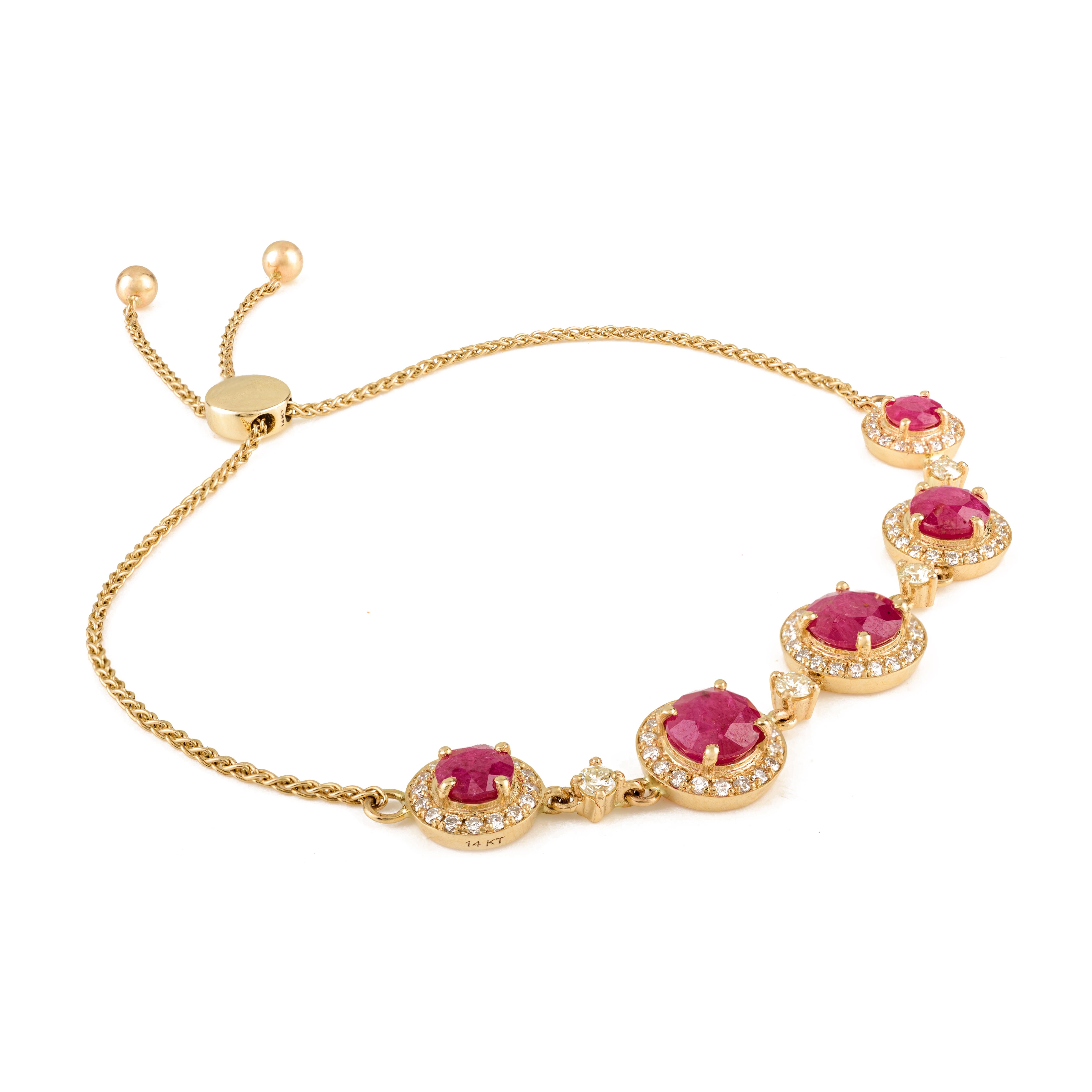 Moderno Bracciale Bolo regolabile con diamanti e rubini rotondi da 4,16 carati in oro giallo 14 carati in vendita