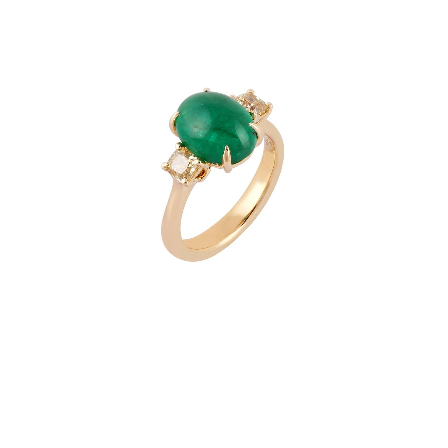 4.17 Carat Cabochon Emerald  & Fancy Diamond Ring in 18k Yellow Gold   In New Condition For Sale In Jaipur, Rajasthan