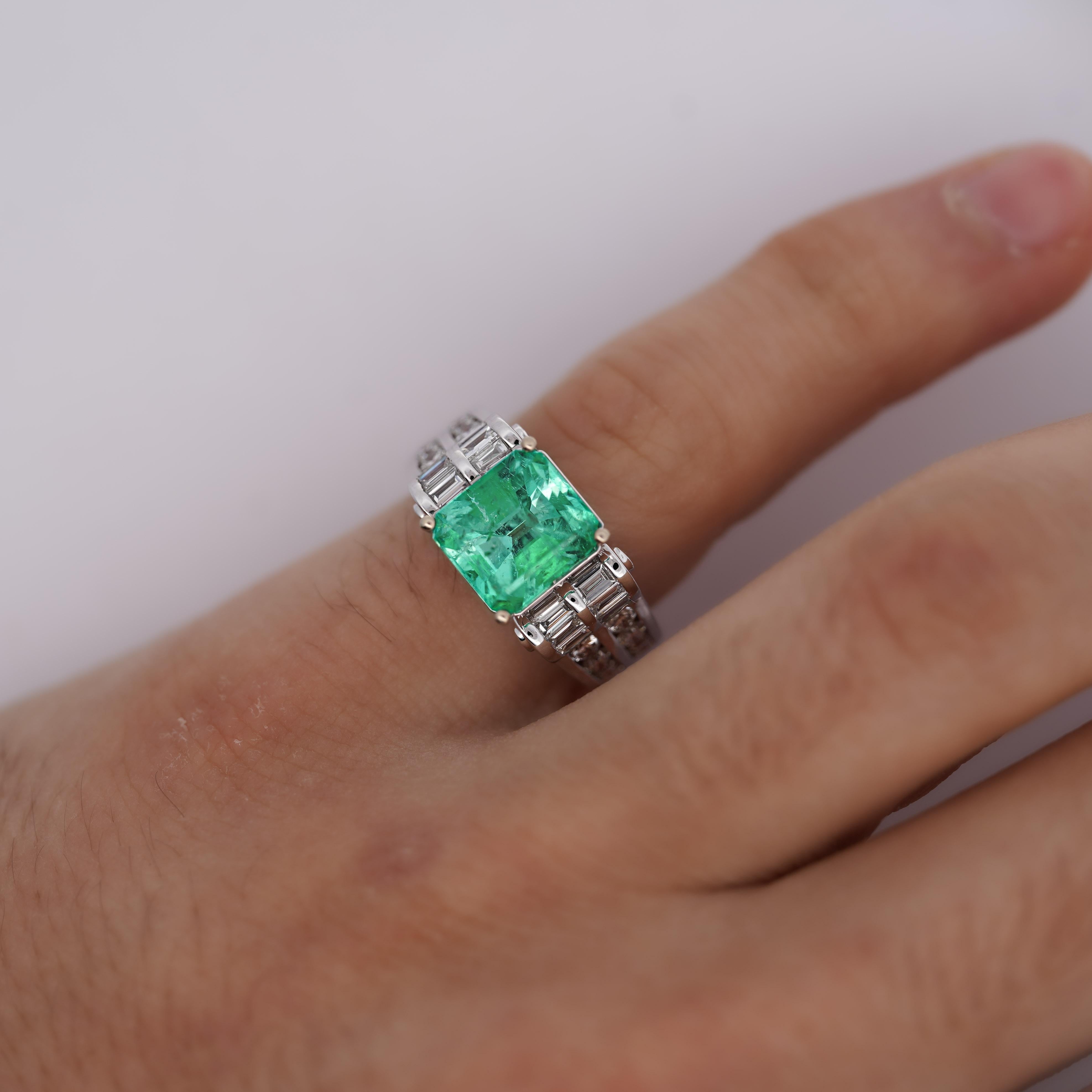 Square Cut 4.17 Carat Colombian Emerald & Diamond Unisex White Gold Ring For Sale