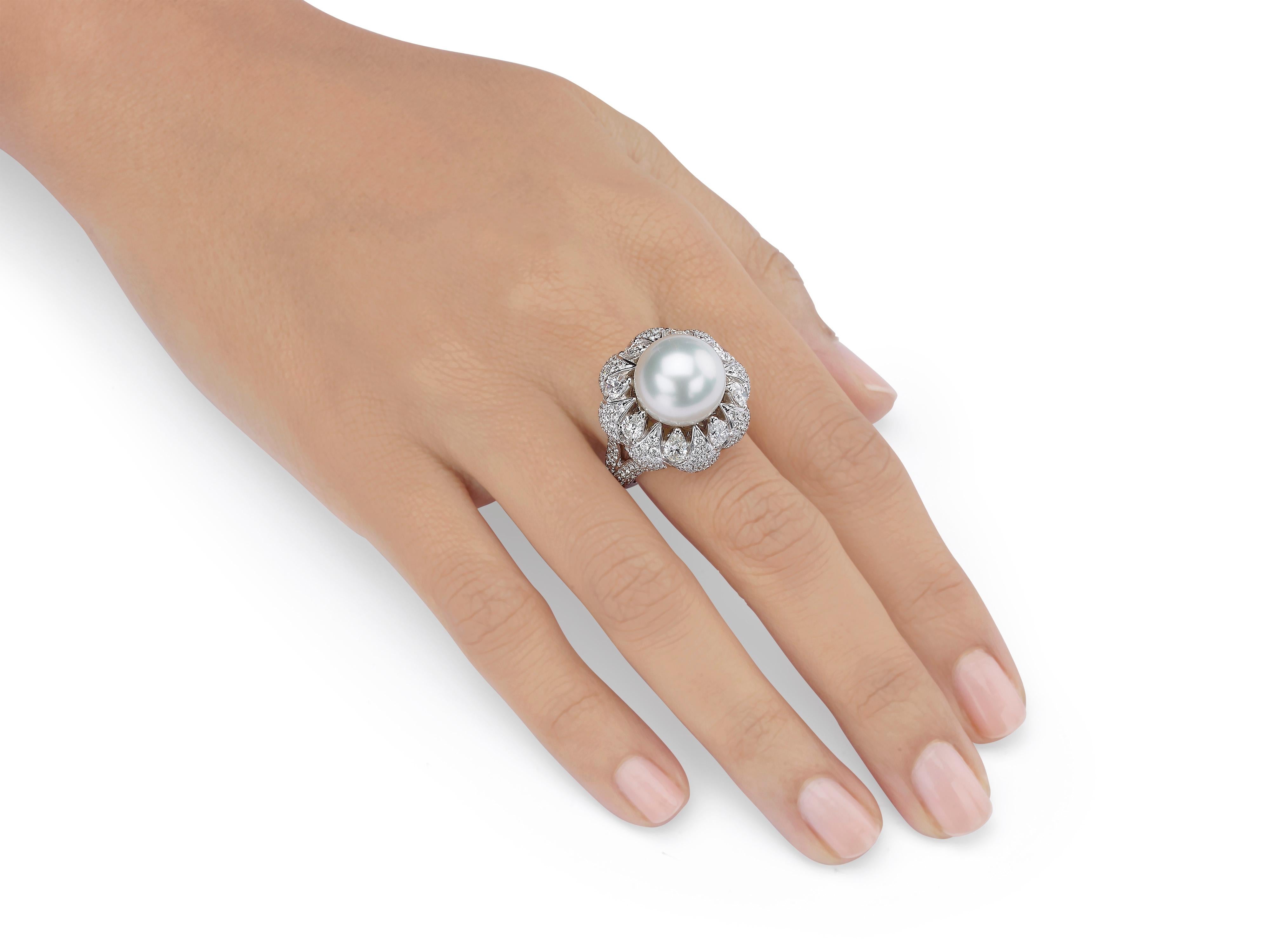 4.17 Carat Diamond and South Sea Pearl 18 Karat White Gold Cocktail Ring In New Condition In Hong Kong, Kowloon