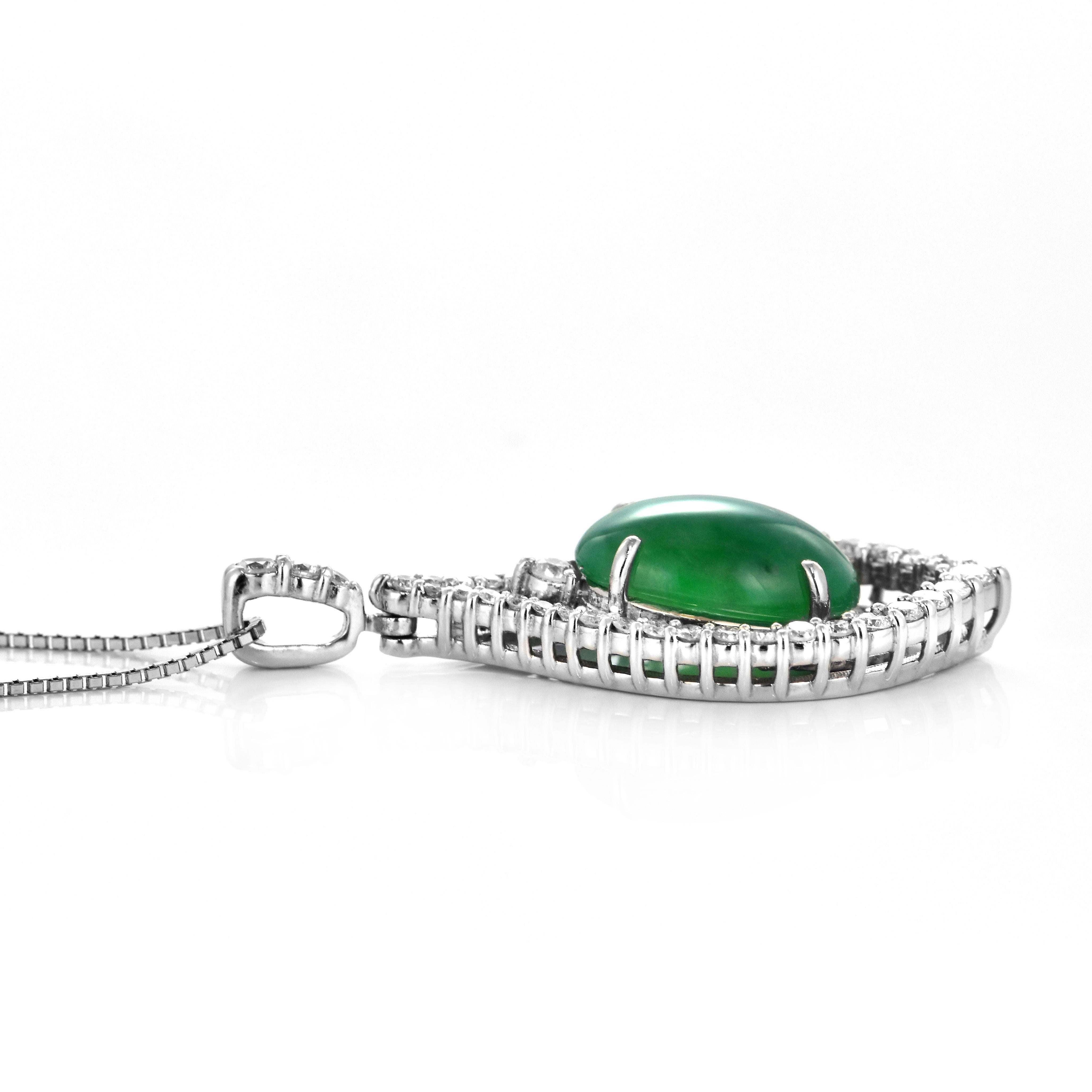 Pendentif en platine de 4,17 carats en jadéite naturelle de type A (non teintée) et diamant en vente 1